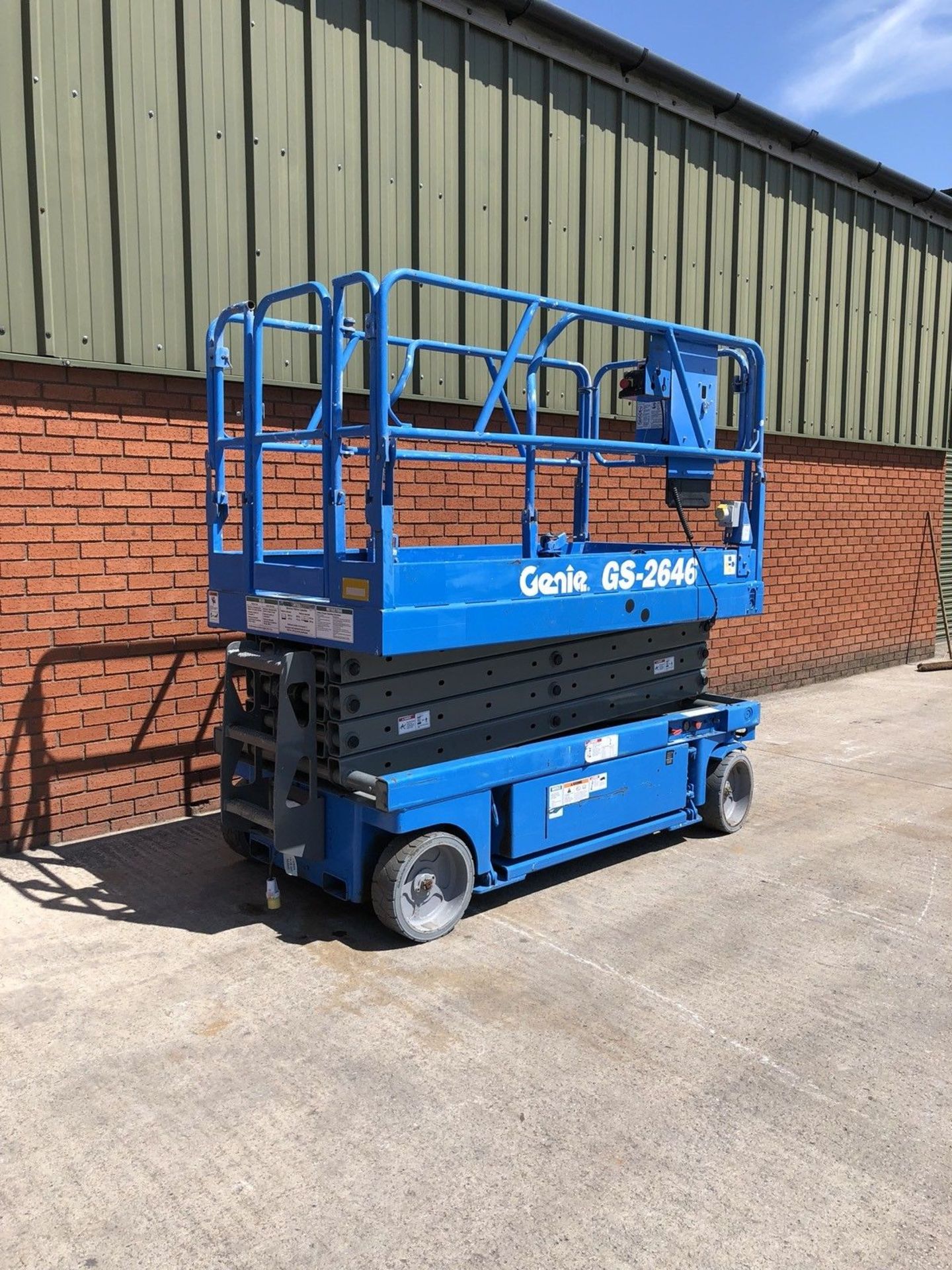 Genie GS2646 scissor lift cherry Picker - Image 3 of 9