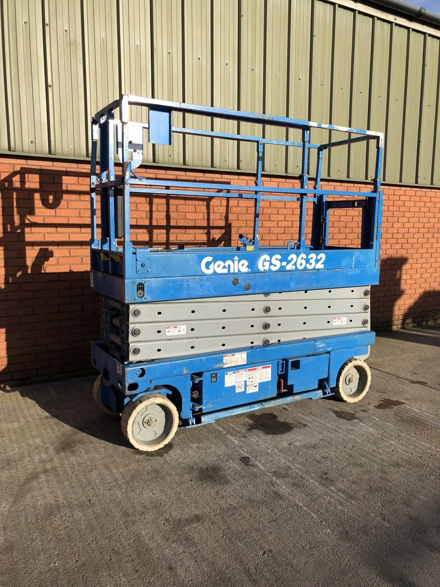 Genie GS2632 scissor lift cherry Picker