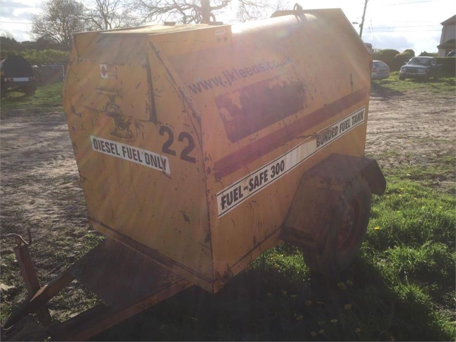 1350 Litre Tow Fuel Bowser With Pump