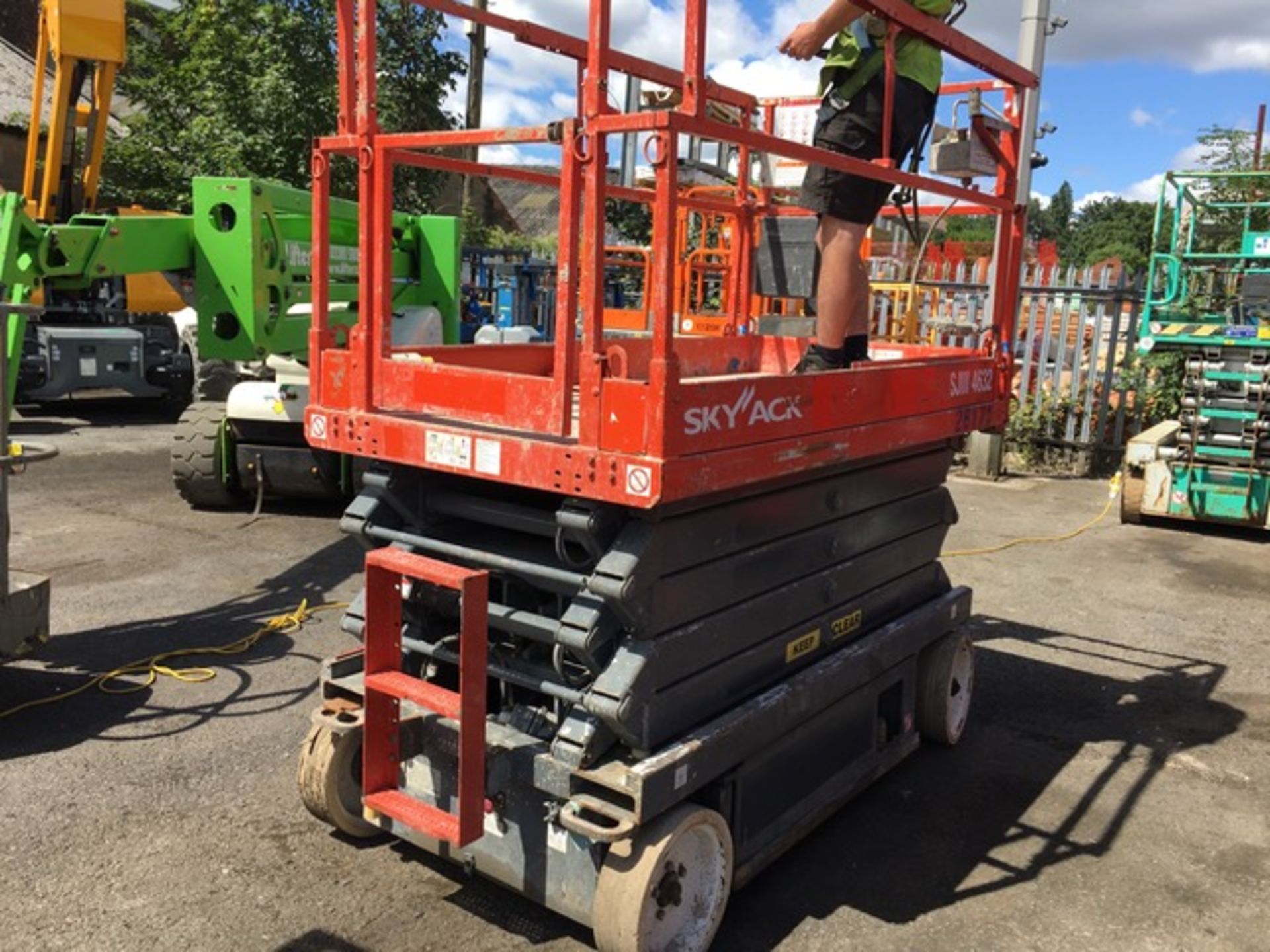 Skyjack SJ4632 Scissor Lift 2010 - Image 5 of 6