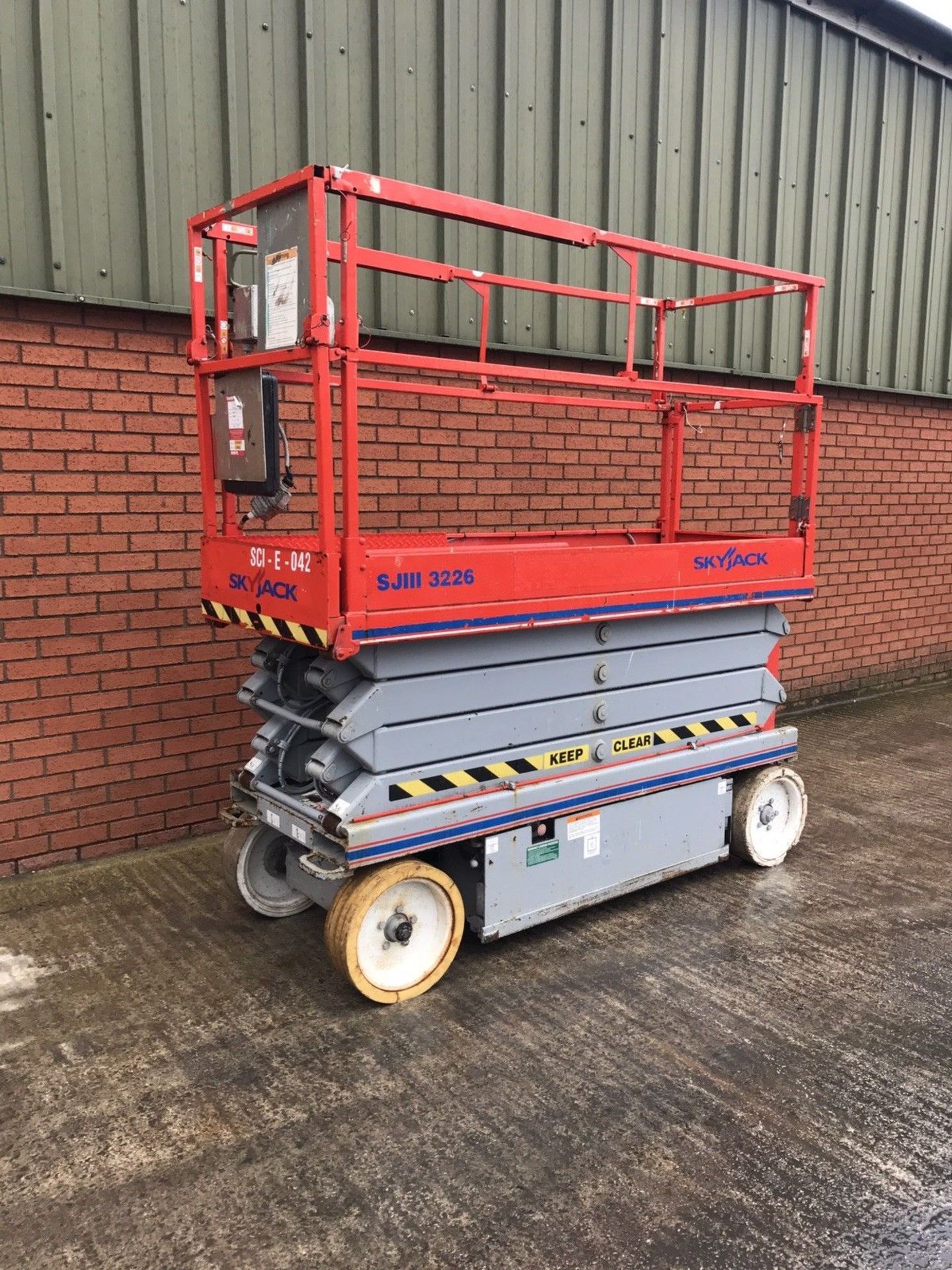 Skyjack SJ3226 scissor lift cherry Picker