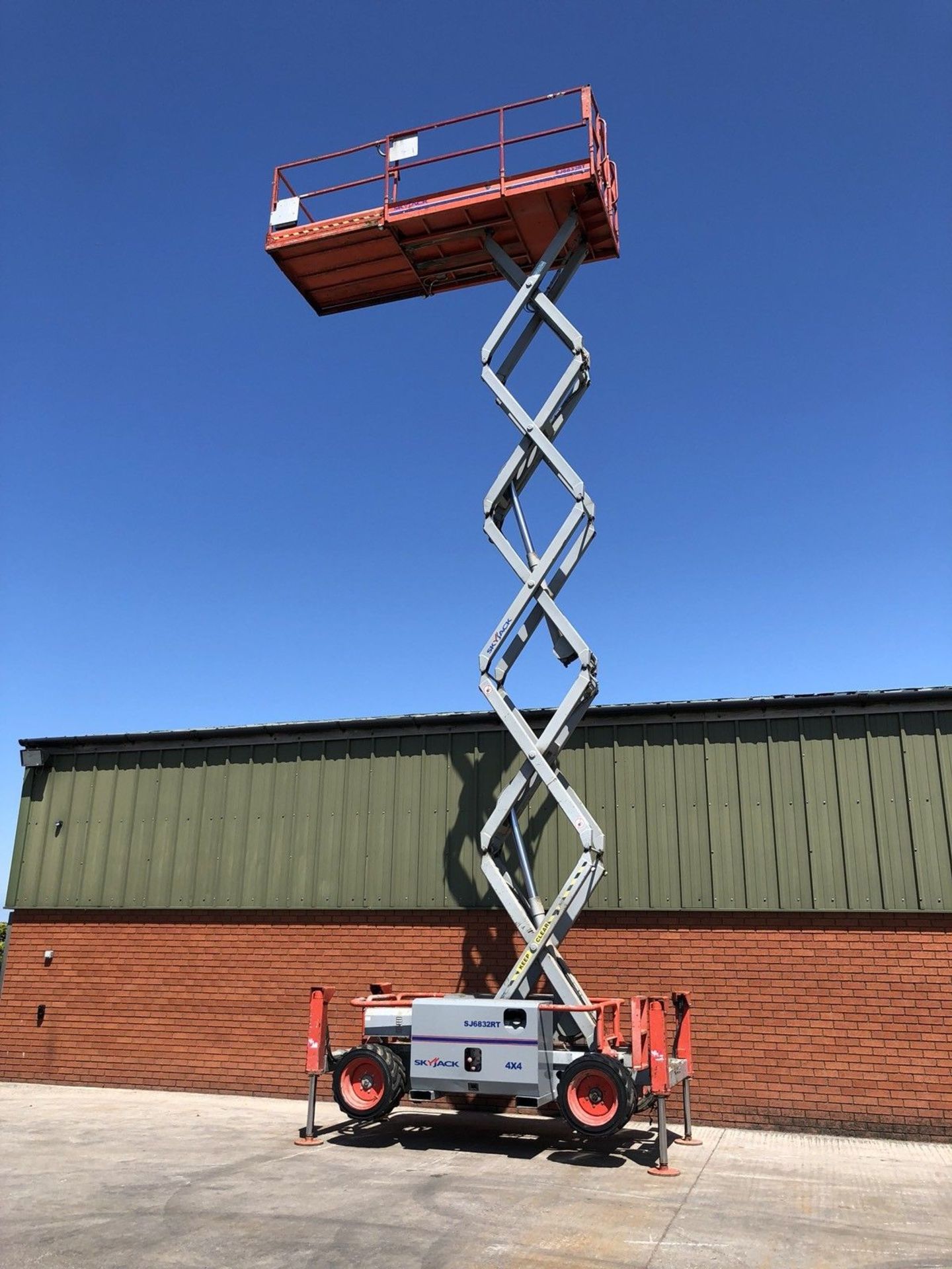 2007 Skyjack SJ6832 Scissor Lift cherry Picker - Image 7 of 12