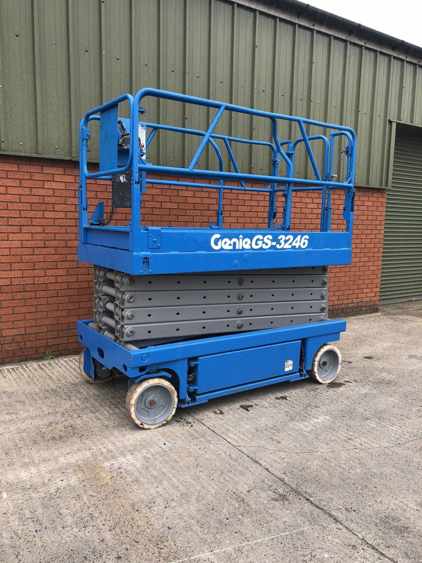 Genie GS3246 scissor lift cherry Picker