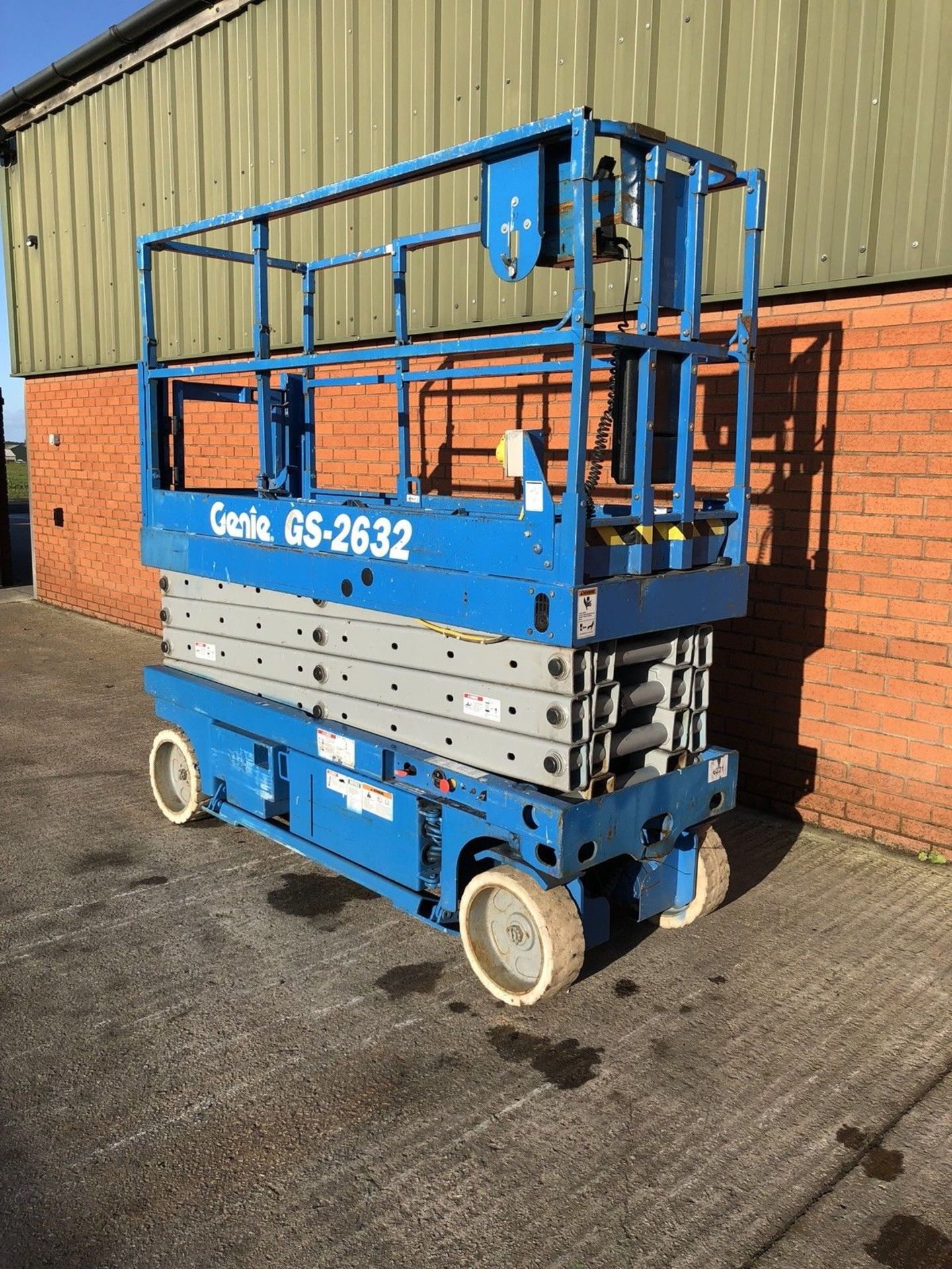 Genie GS2632 scissor lift cherry Picker - Image 4 of 8