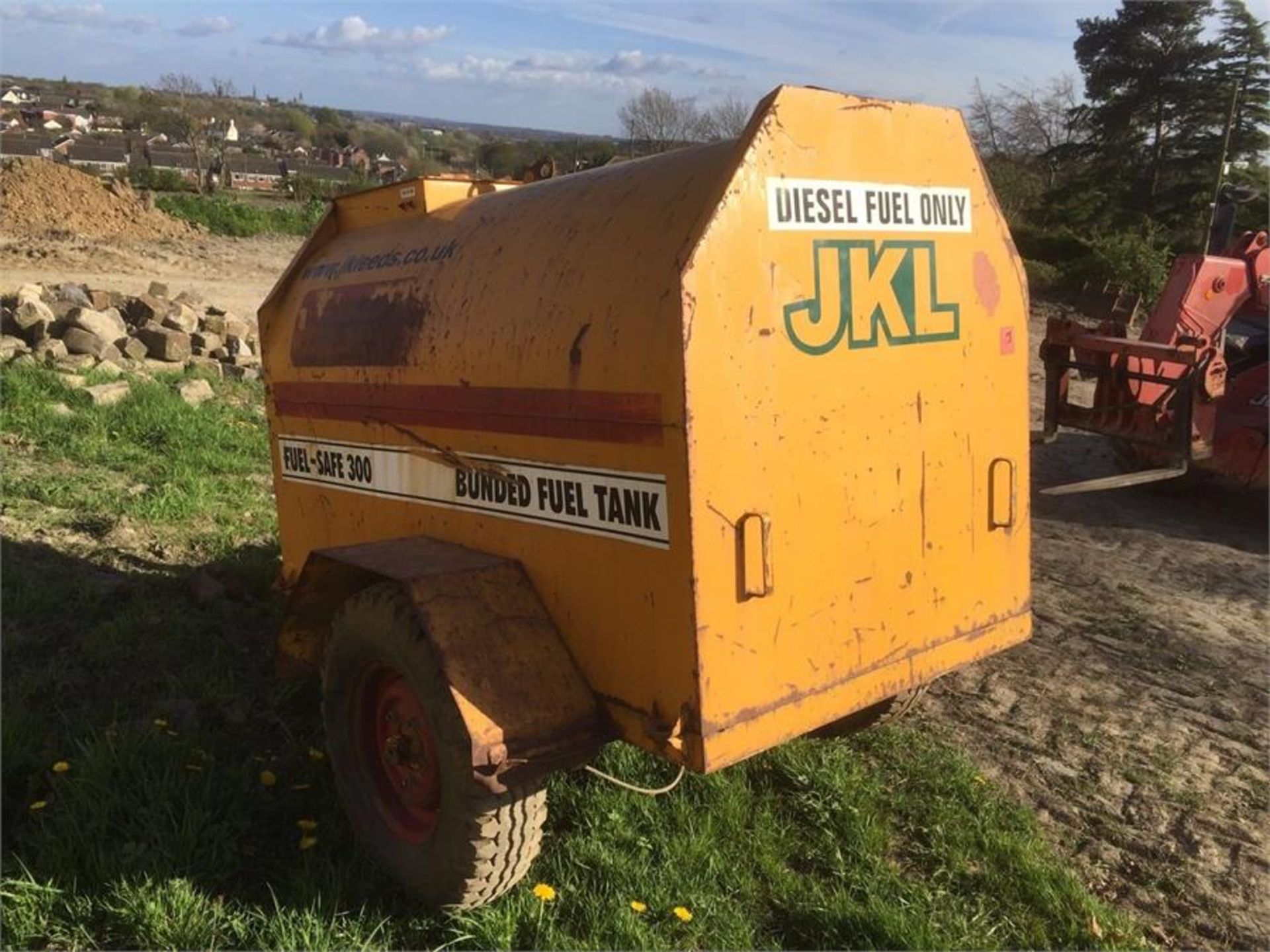 1350 Litre Tow Fuel Bowser With Pump - Image 2 of 3