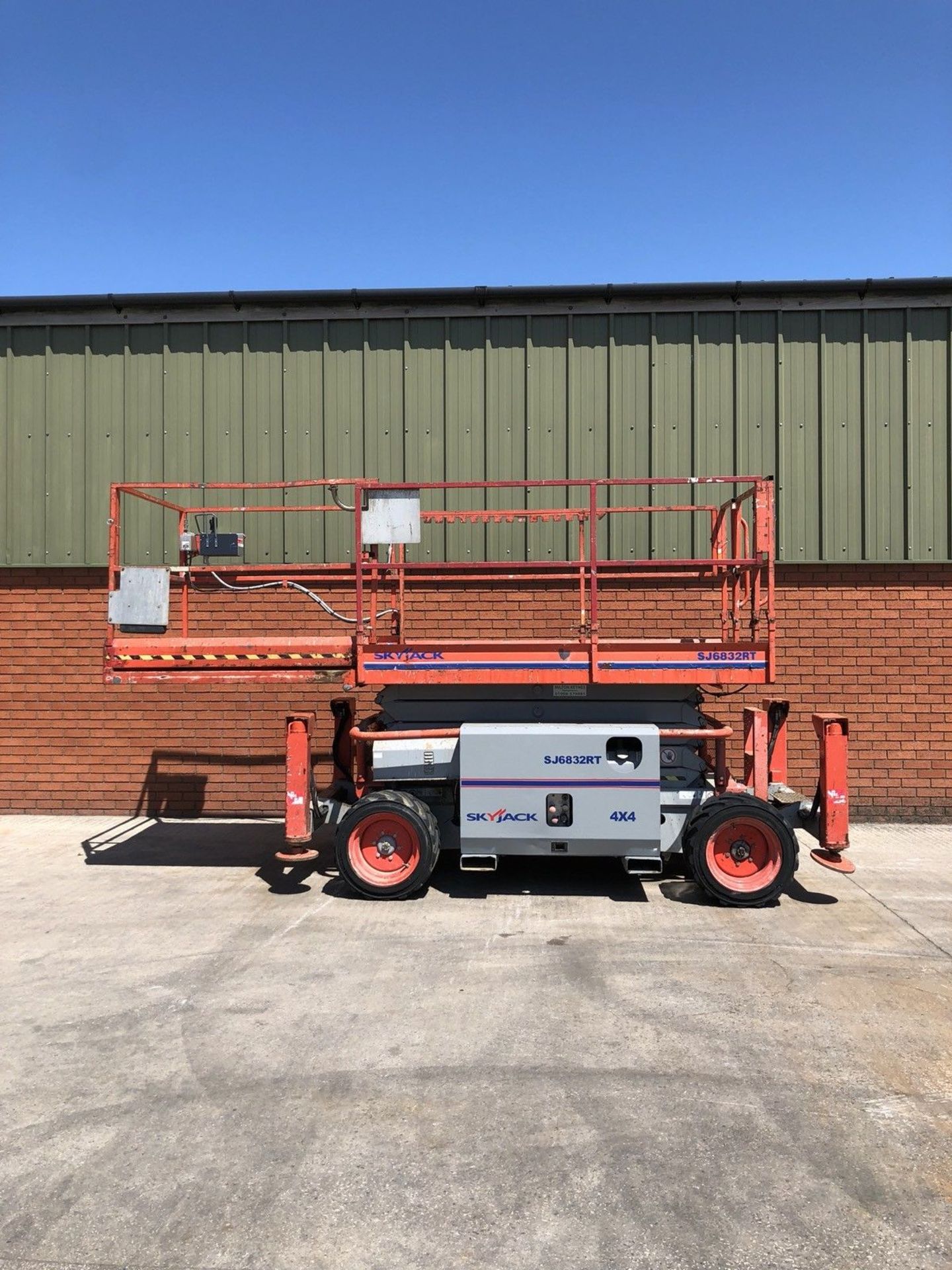 2007 Skyjack SJ6832 Scissor Lift cherry Picker - Image 5 of 12