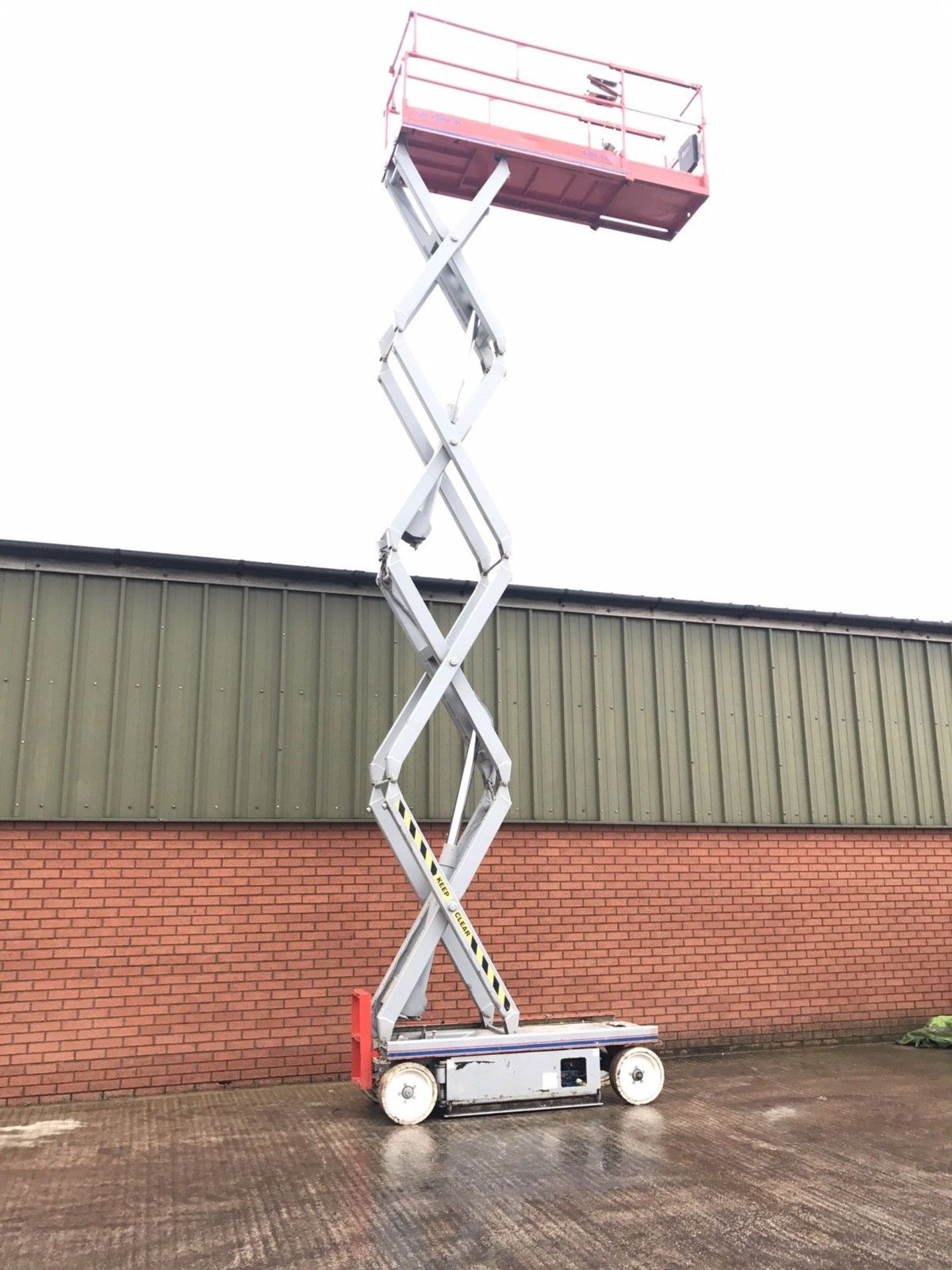 Skyjack SJ3226 scissor lift cherry Picker - Image 6 of 10