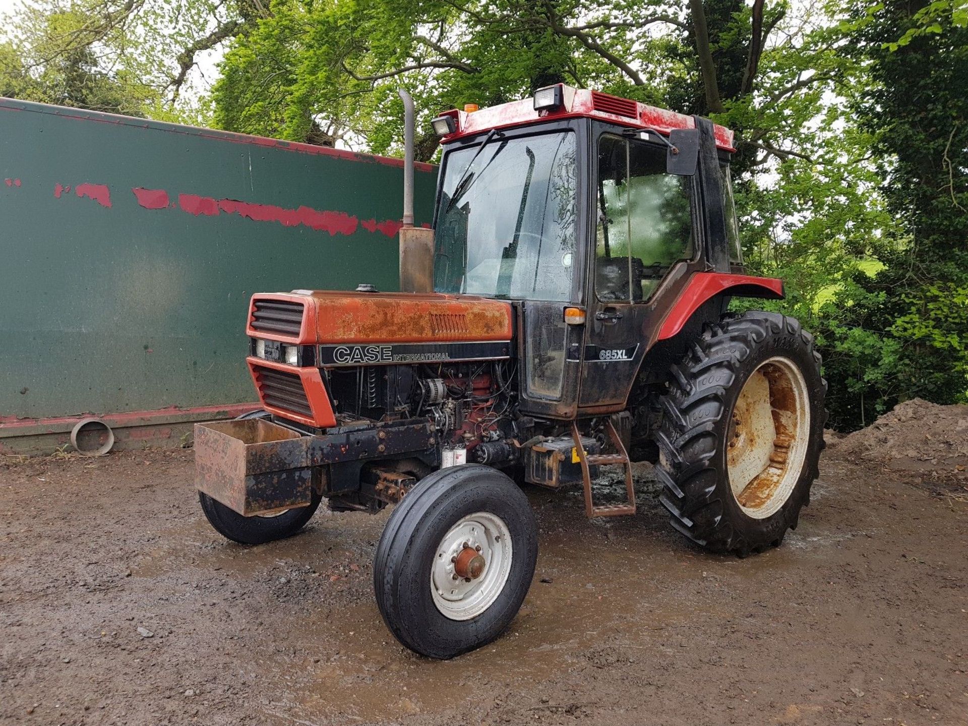 Case International 685 tractor