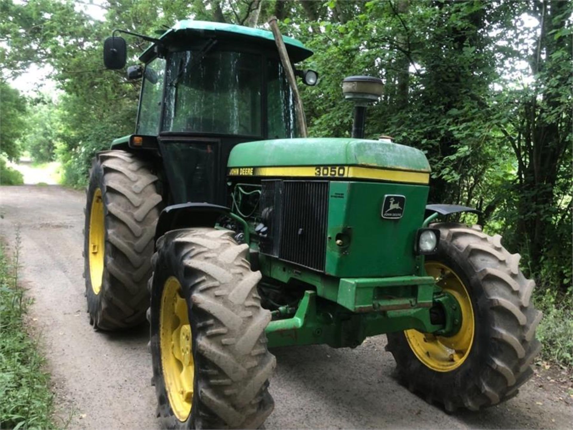 JOHN DEERE 3050 4WD TRACTOR SG2 CAB - Image 8 of 8