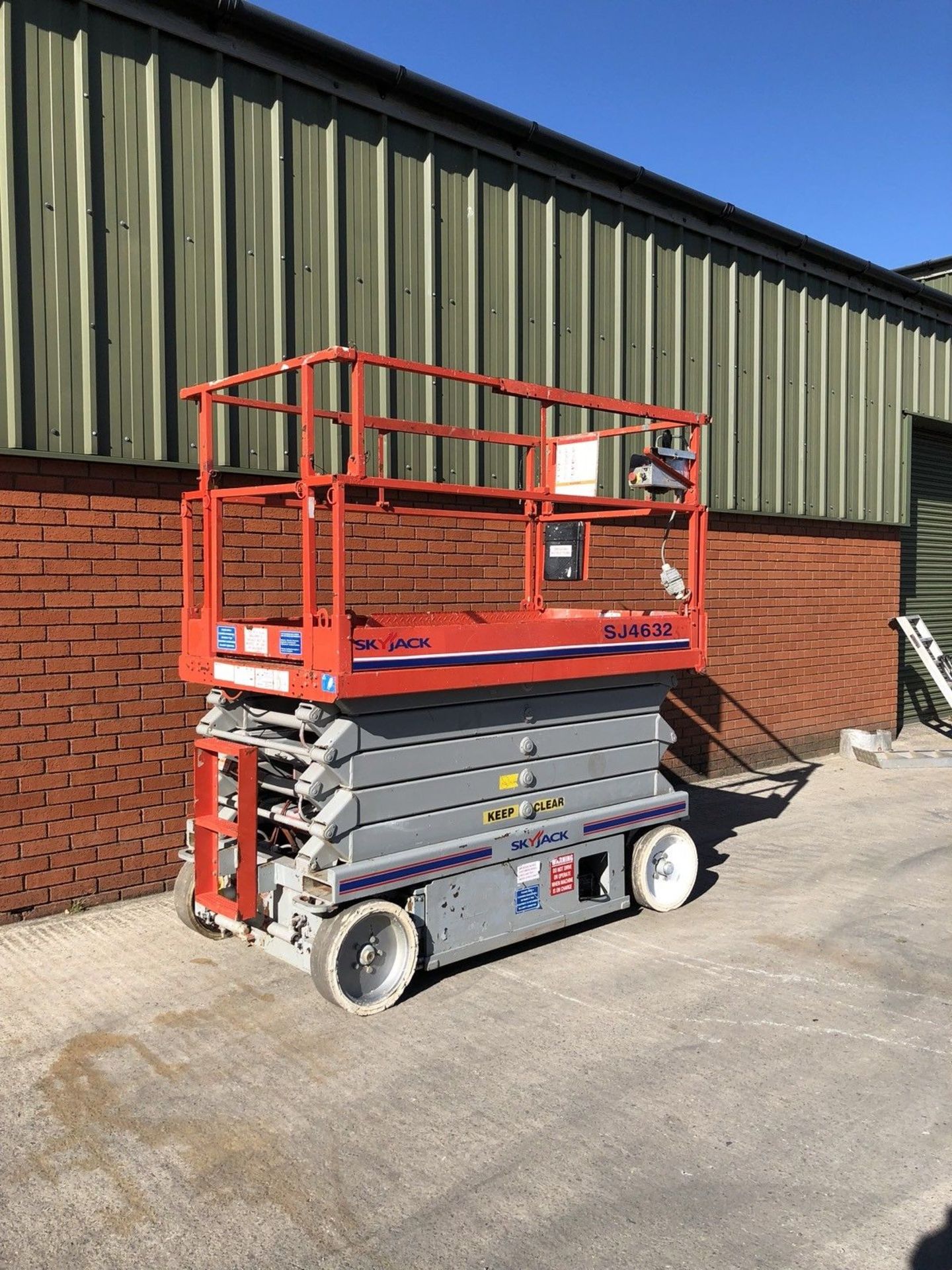 Skyjack SJ4632 scissor lift cherry Picker - Image 3 of 8