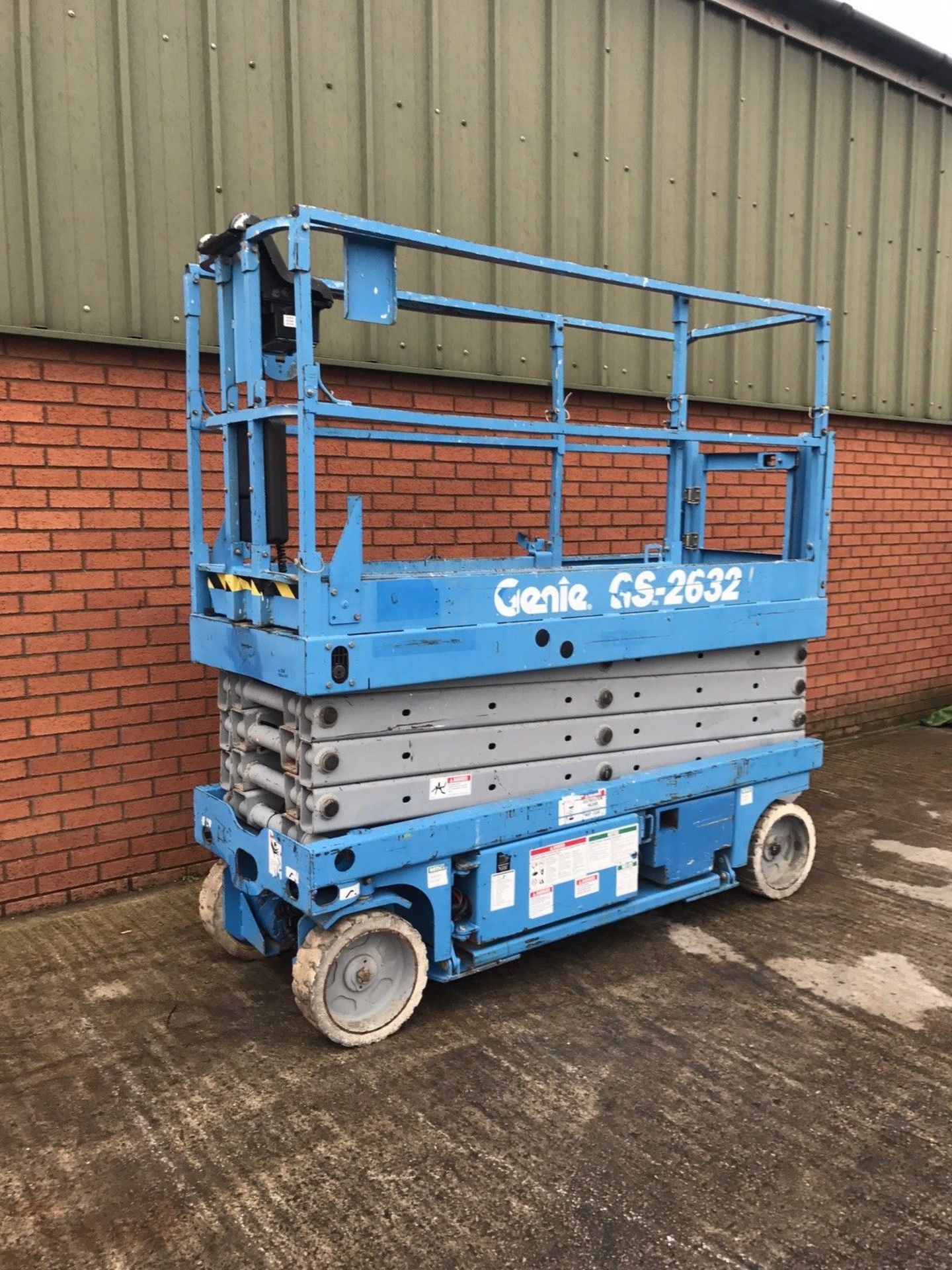 Genie GS2632 scissor lift cherry Picker