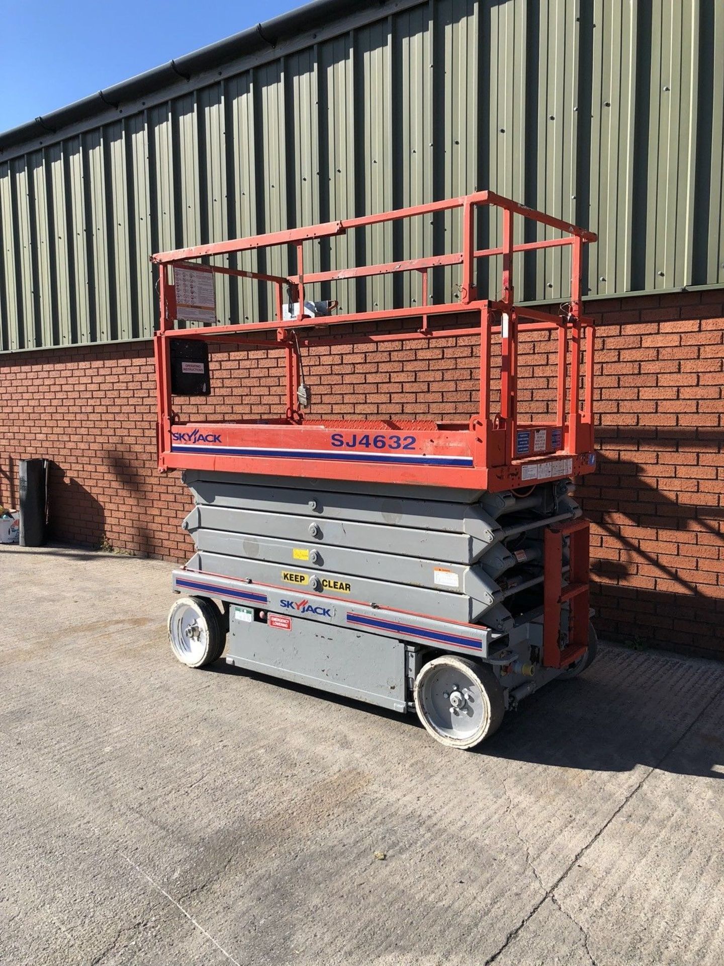 Skyjack SJ4632 scissor lift cherry Picker - Image 2 of 8