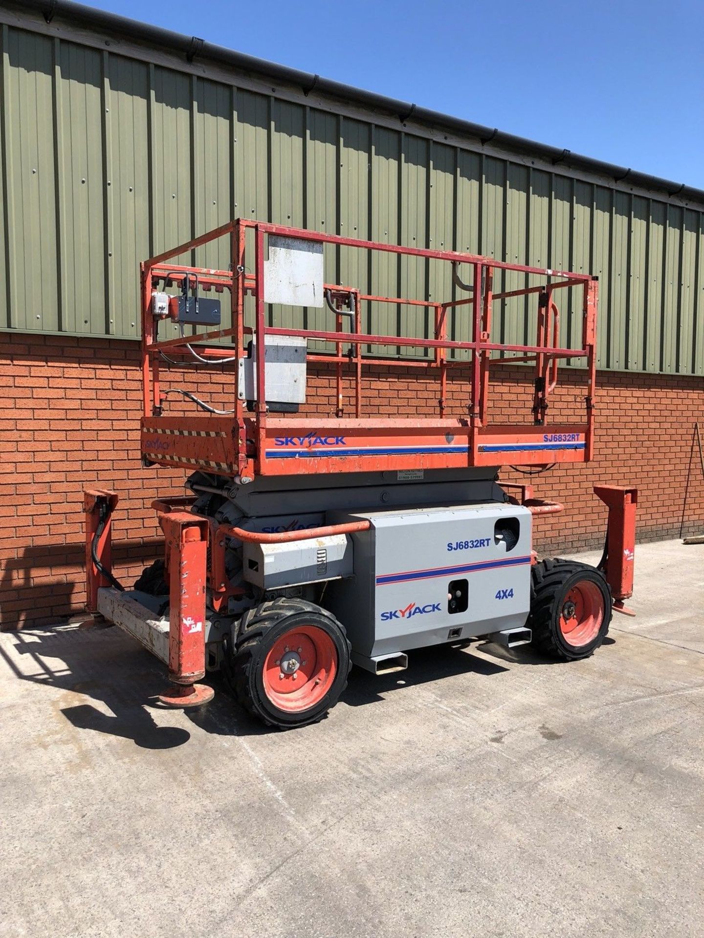 2007 Skyjack SJ6832 Scissor Lift cherry Picker