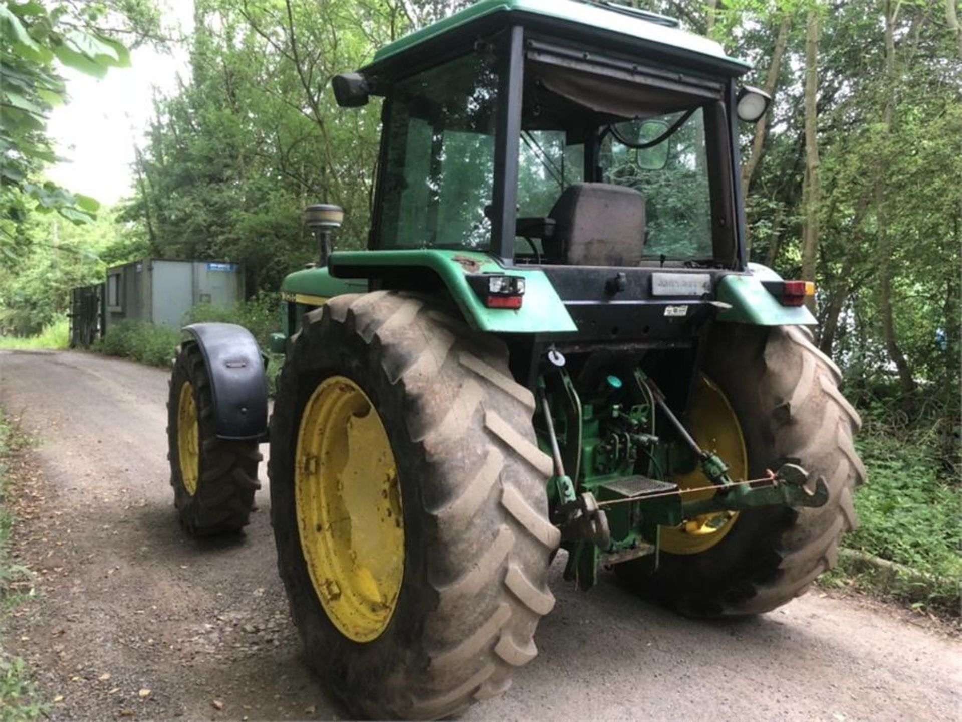 JOHN DEERE 3050 4WD TRACTOR SG2 CAB - Image 5 of 8