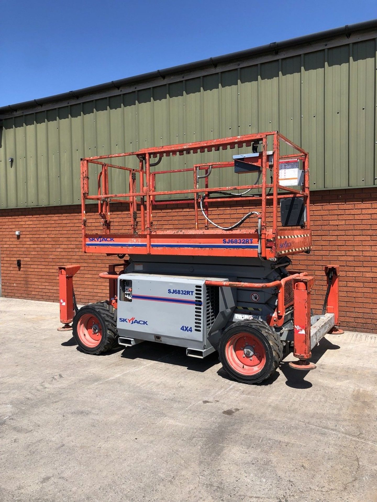 2007 Skyjack SJ6832 Scissor Lift cherry Picker - Image 4 of 12