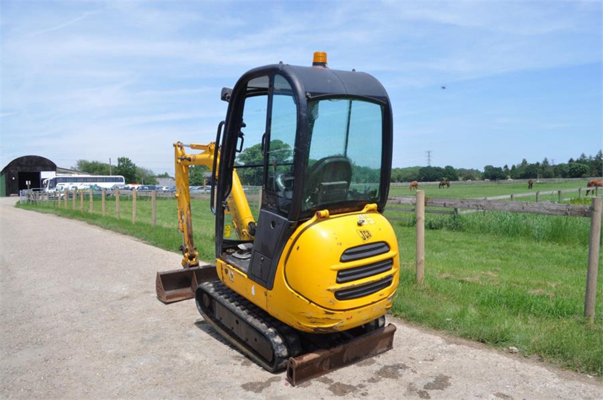 JCB 8018 CTS year 2008 FULL CAB Mini Excavator / Digger - Image 7 of 11