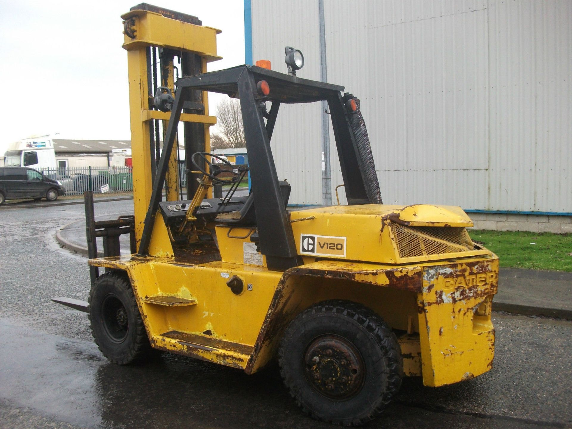 Caterpillar V120 Cat 5.5 ton lift diesel forklift fork lift - Image 3 of 9