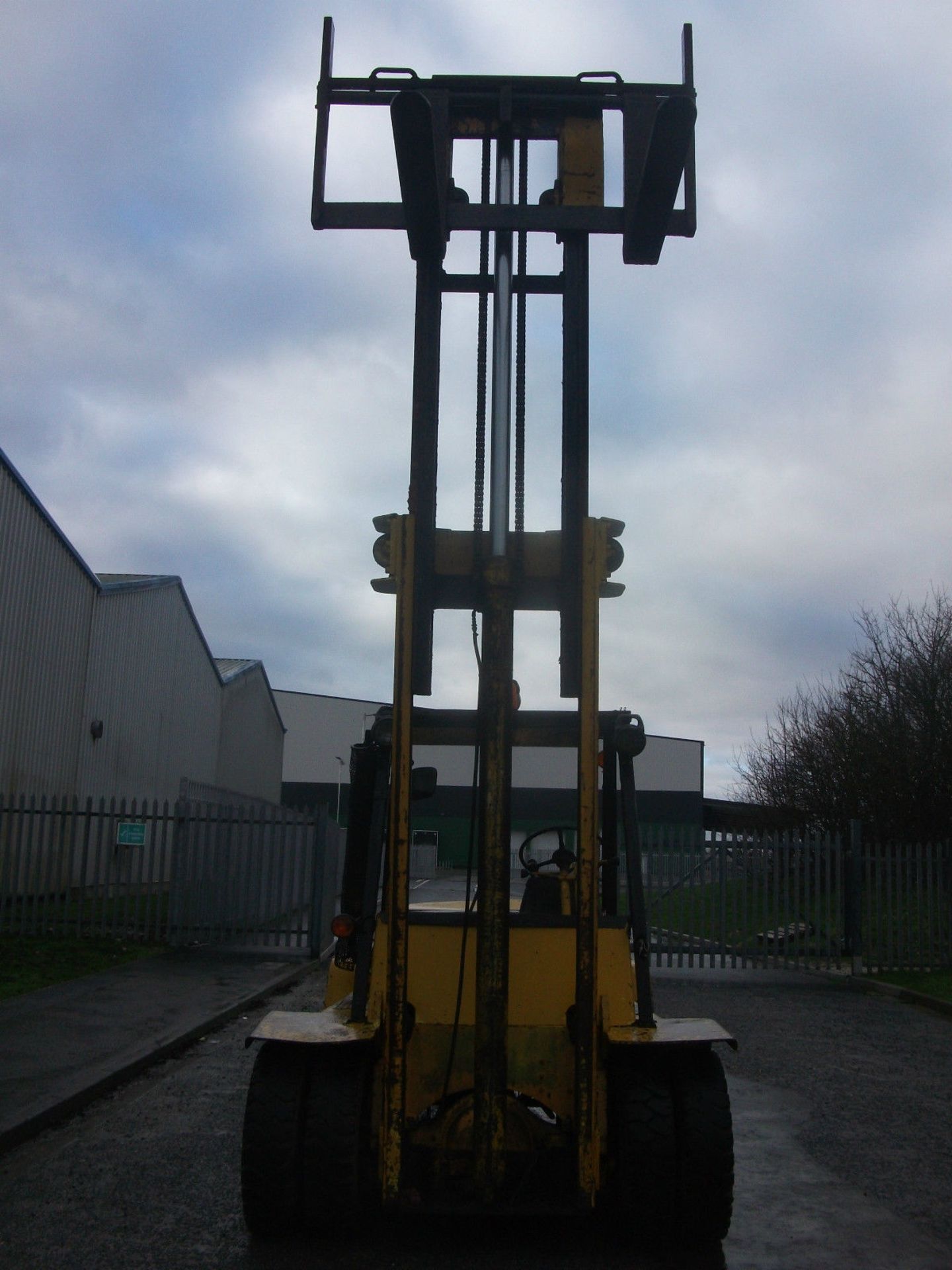 Caterpillar V120 Cat 5.5 ton lift diesel forklift fork lift - Image 8 of 9