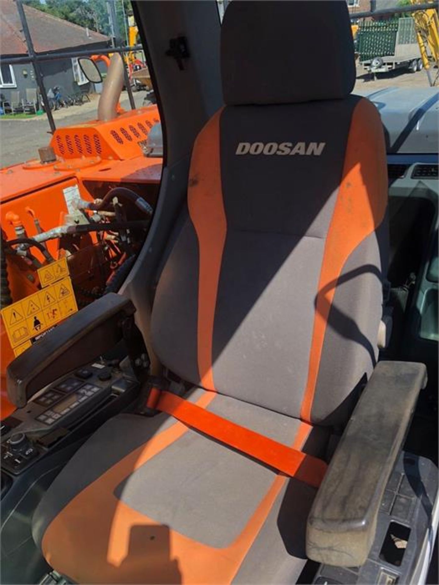 Doosan DX140 LC-3 - Image 5 of 11