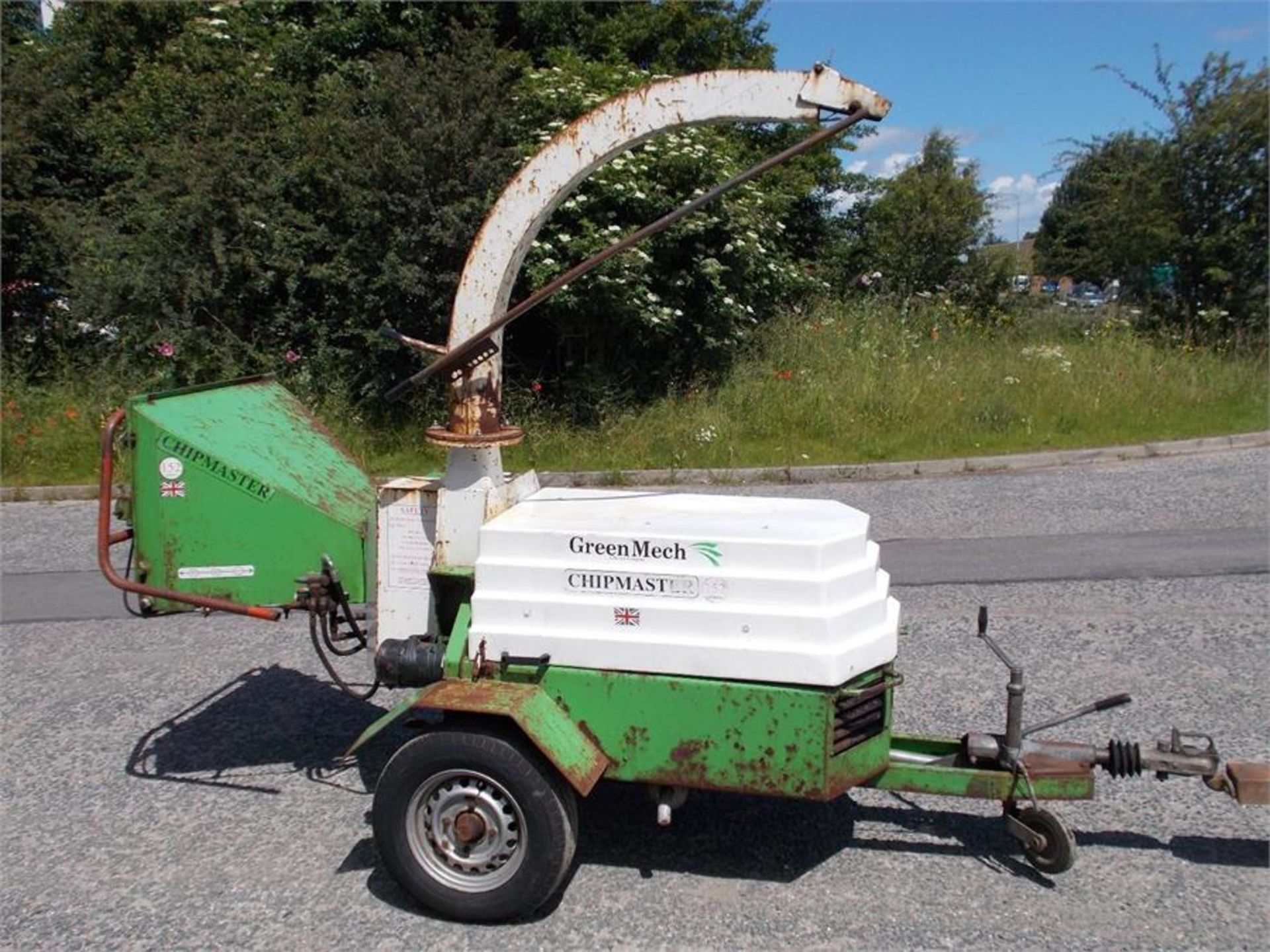 Greenmech CM152 6 inch towable wood chipper shredder diesel twin roller trailer - Image 2 of 6
