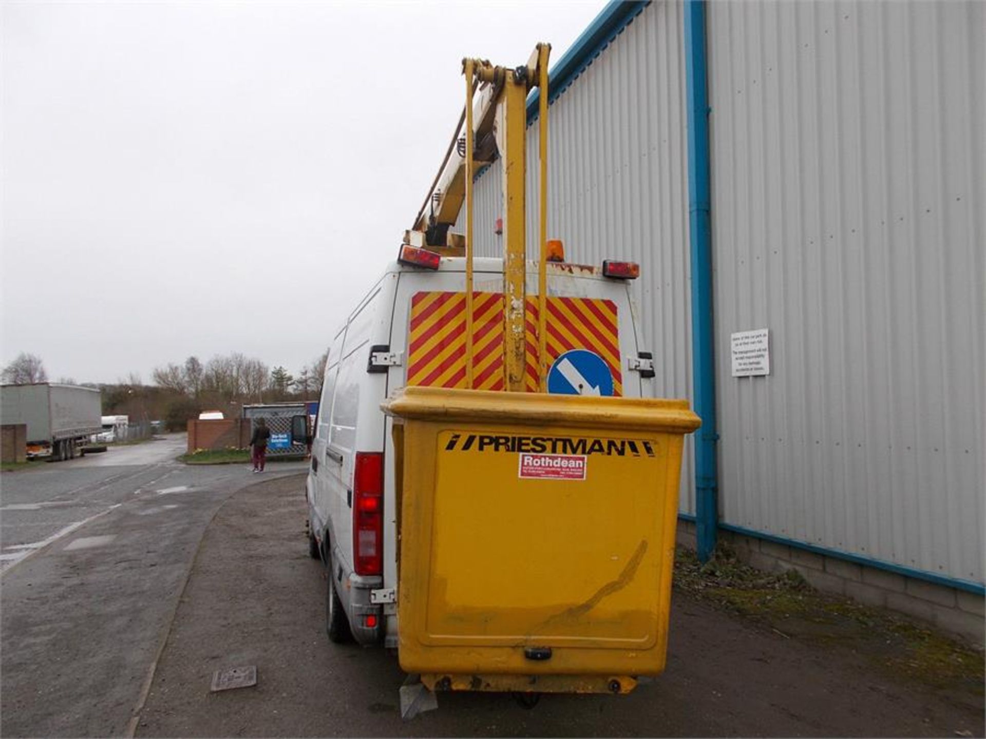 Iveco cherry picker diesel access platform scissor lift 12.5m van mount - Image 5 of 9