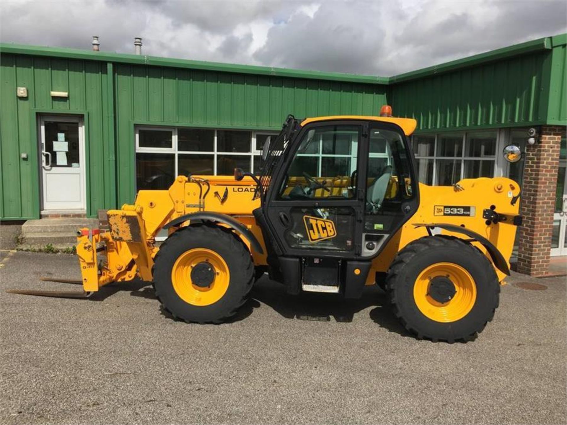 Used JCB 533-105 Telescopic Forklift - Image 2 of 12