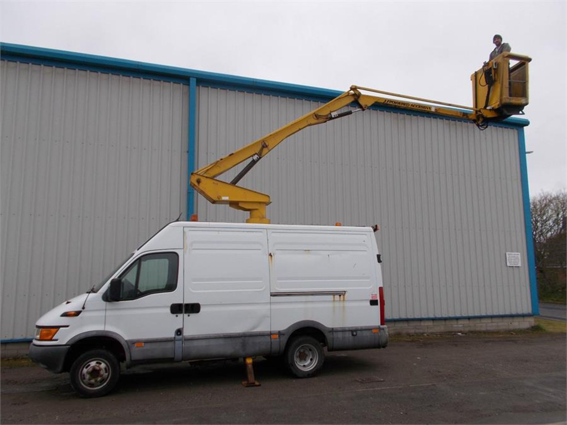 Iveco cherry picker diesel access platform scissor lift 12.5m van mount - Image 6 of 9