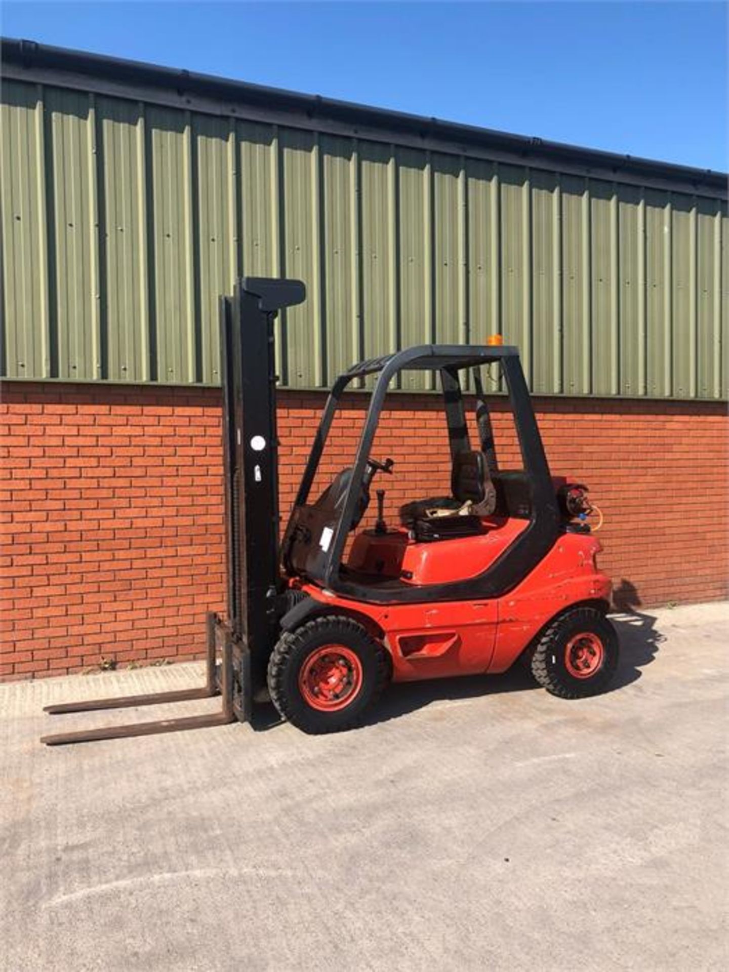 Linde 2 ton has forklift 1997