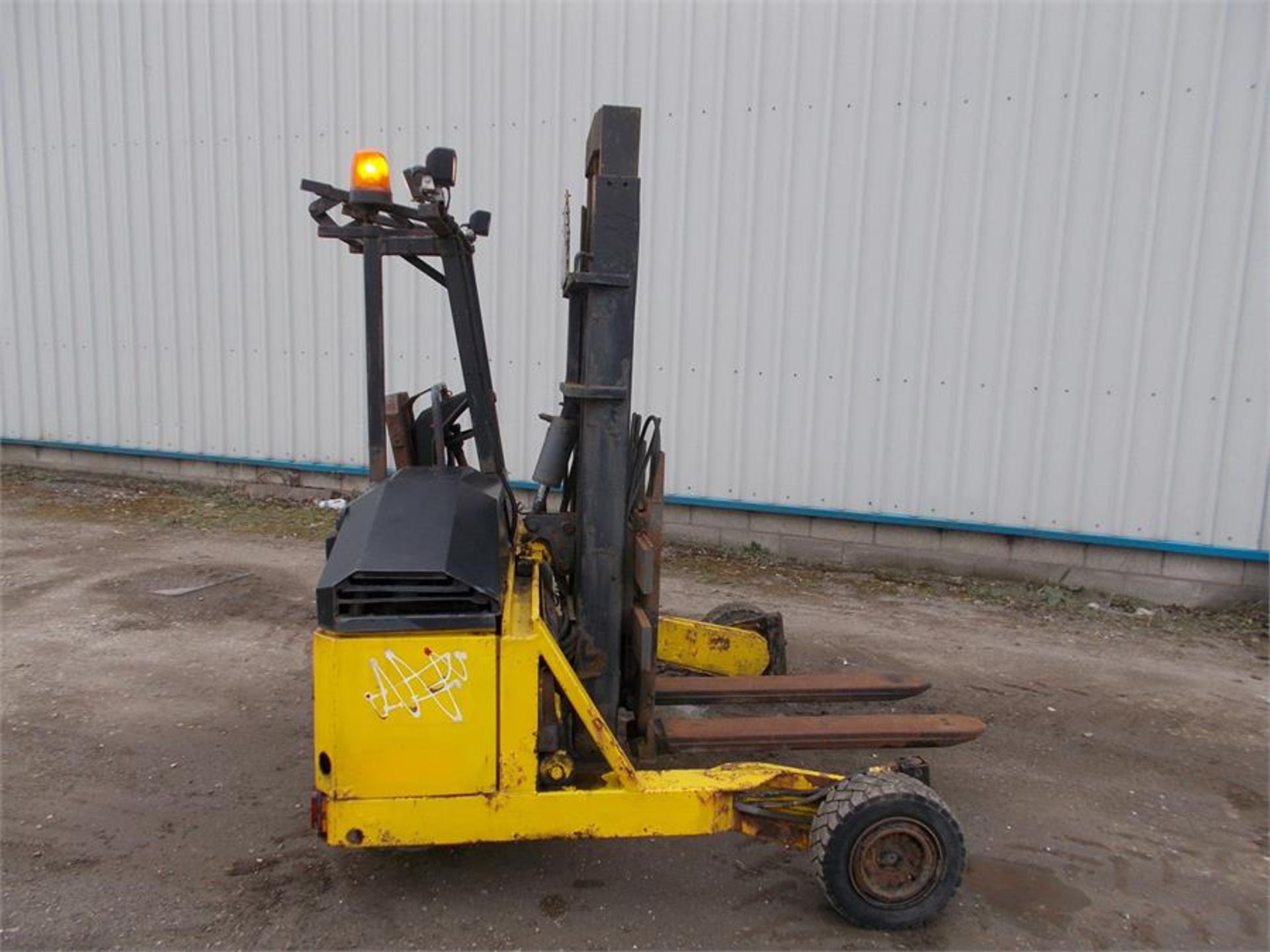 Kooi aap 2028 truck mounted forklift 2 t lift weighs 1710 kg - Image 11 of 11