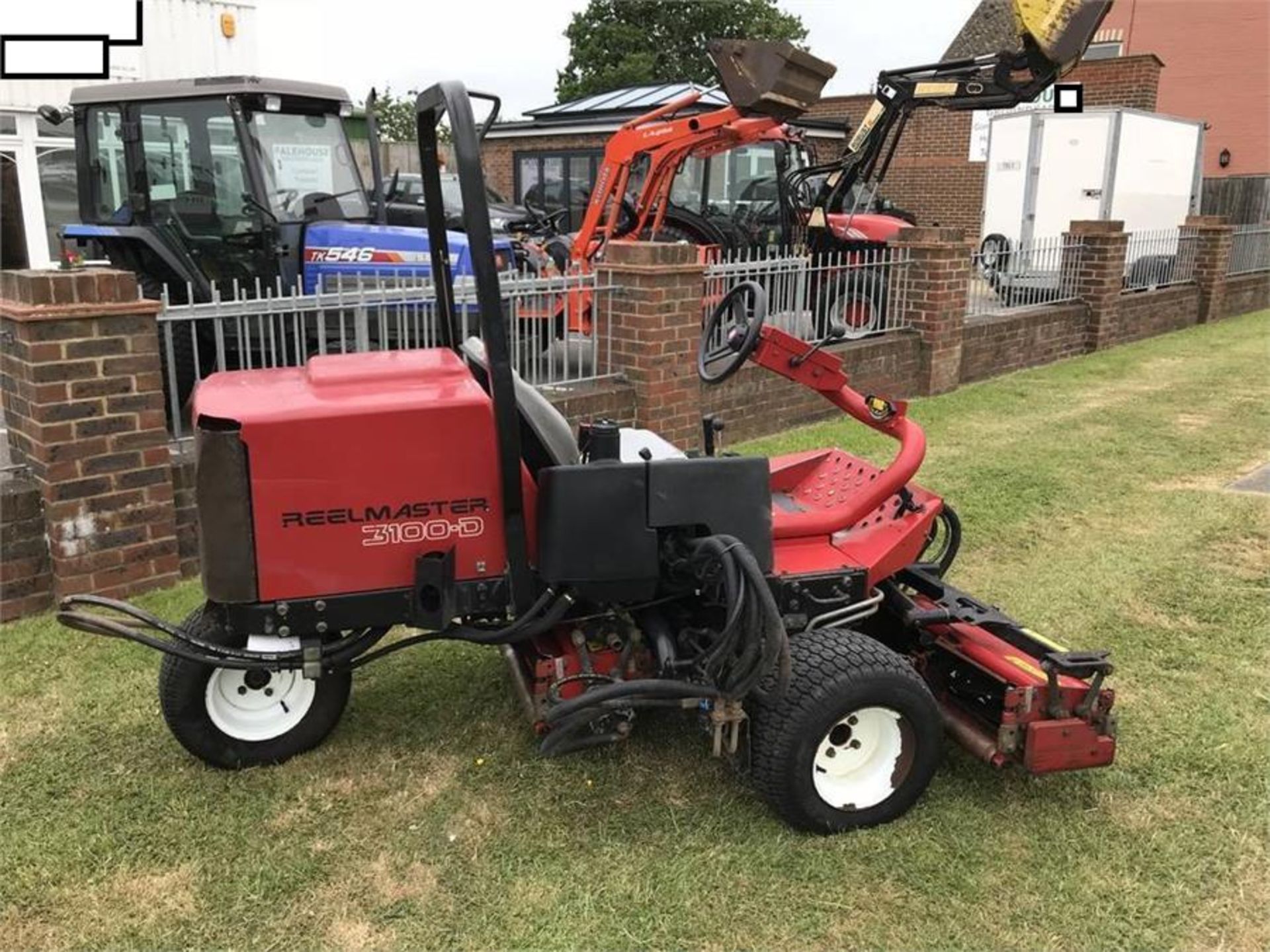 Toro Reelmaster 3100-D Sidewinder triple mower - Image 7 of 7