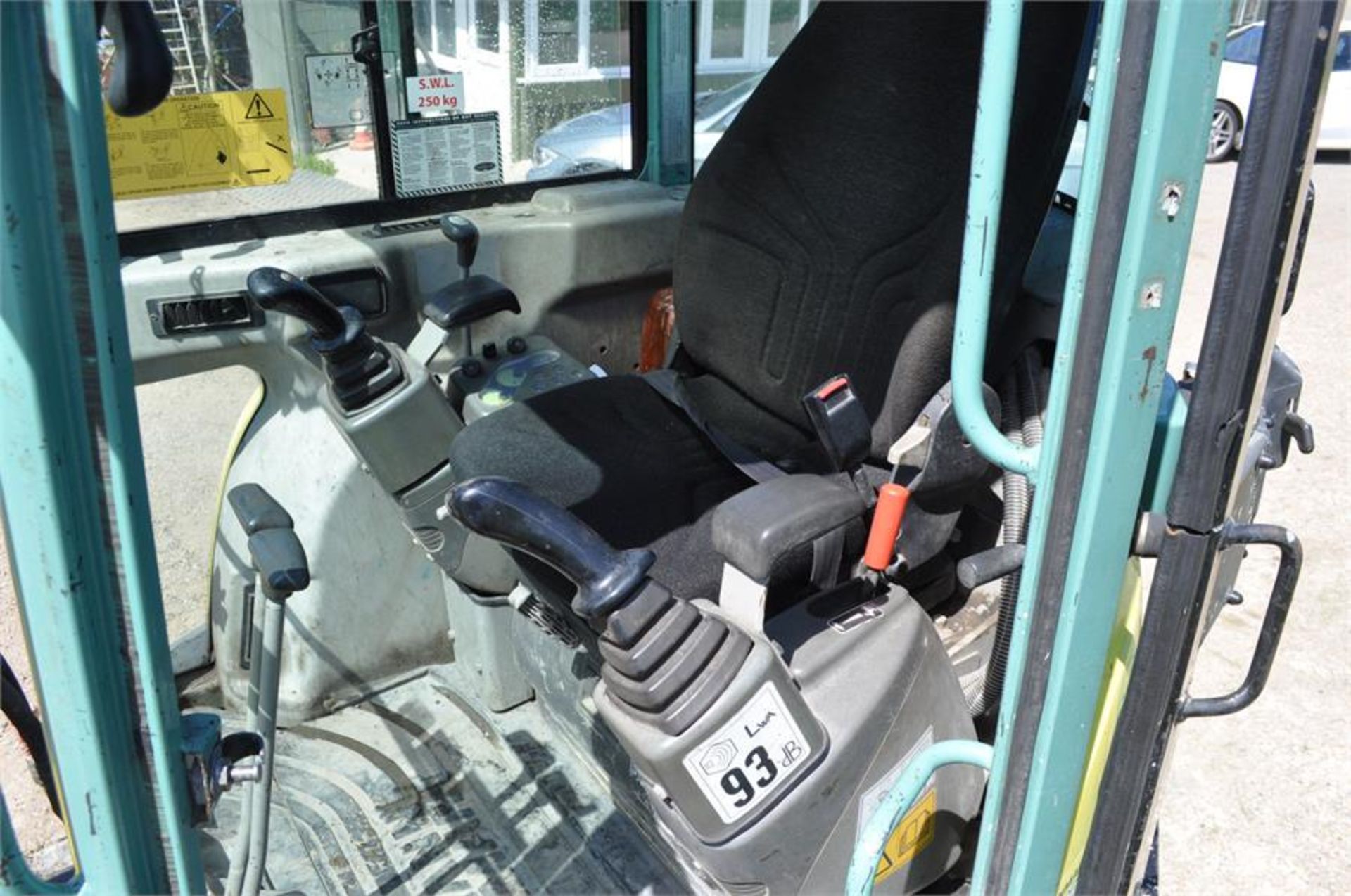 YANMAR VIO30-3 3.2t Full Cab y2009 - Image 8 of 11