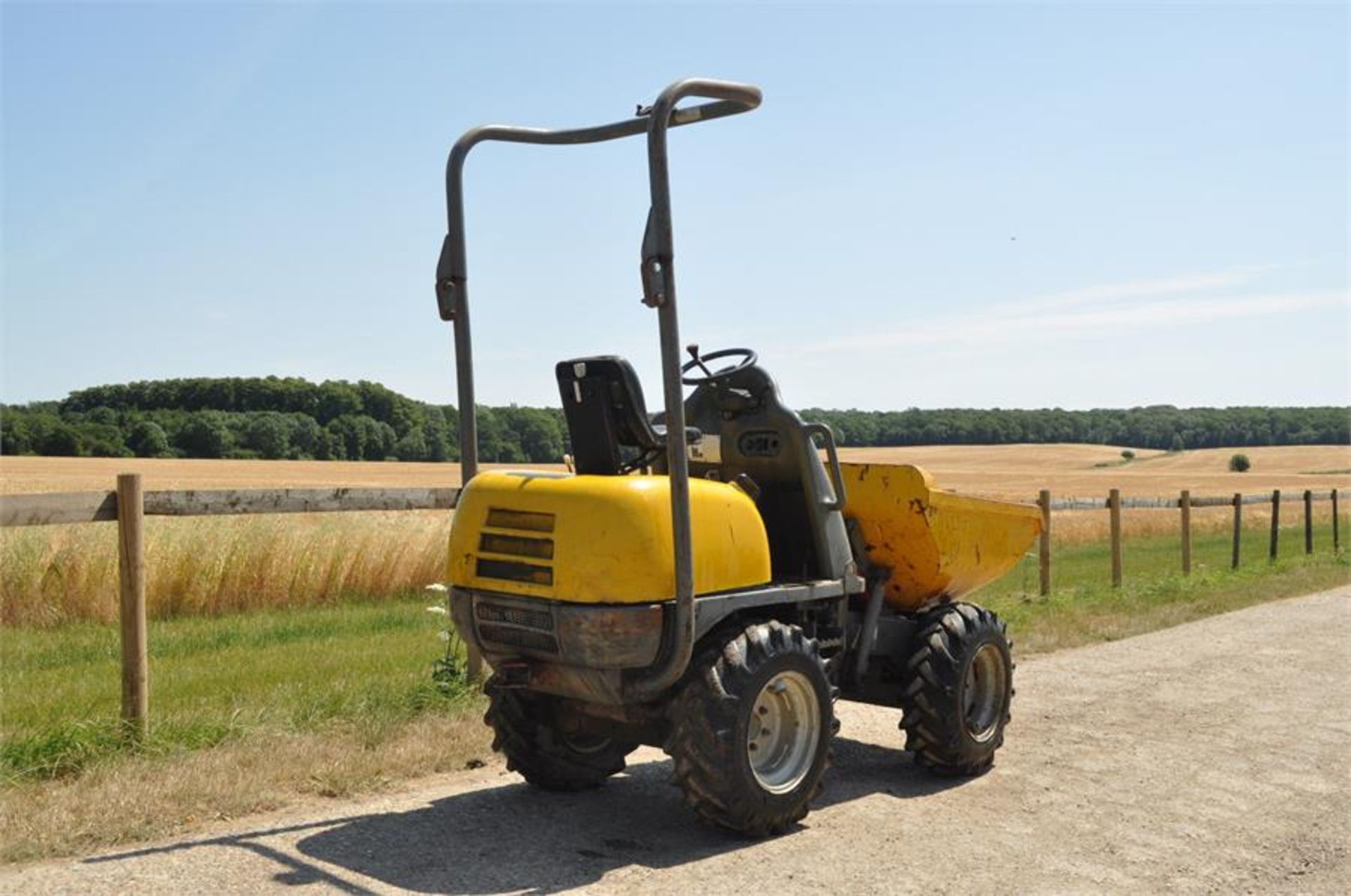 LIFTON NEUSON 850 year 2002 850 kg HIGH TIP DUMPER Yanmar Diesel - Image 4 of 11