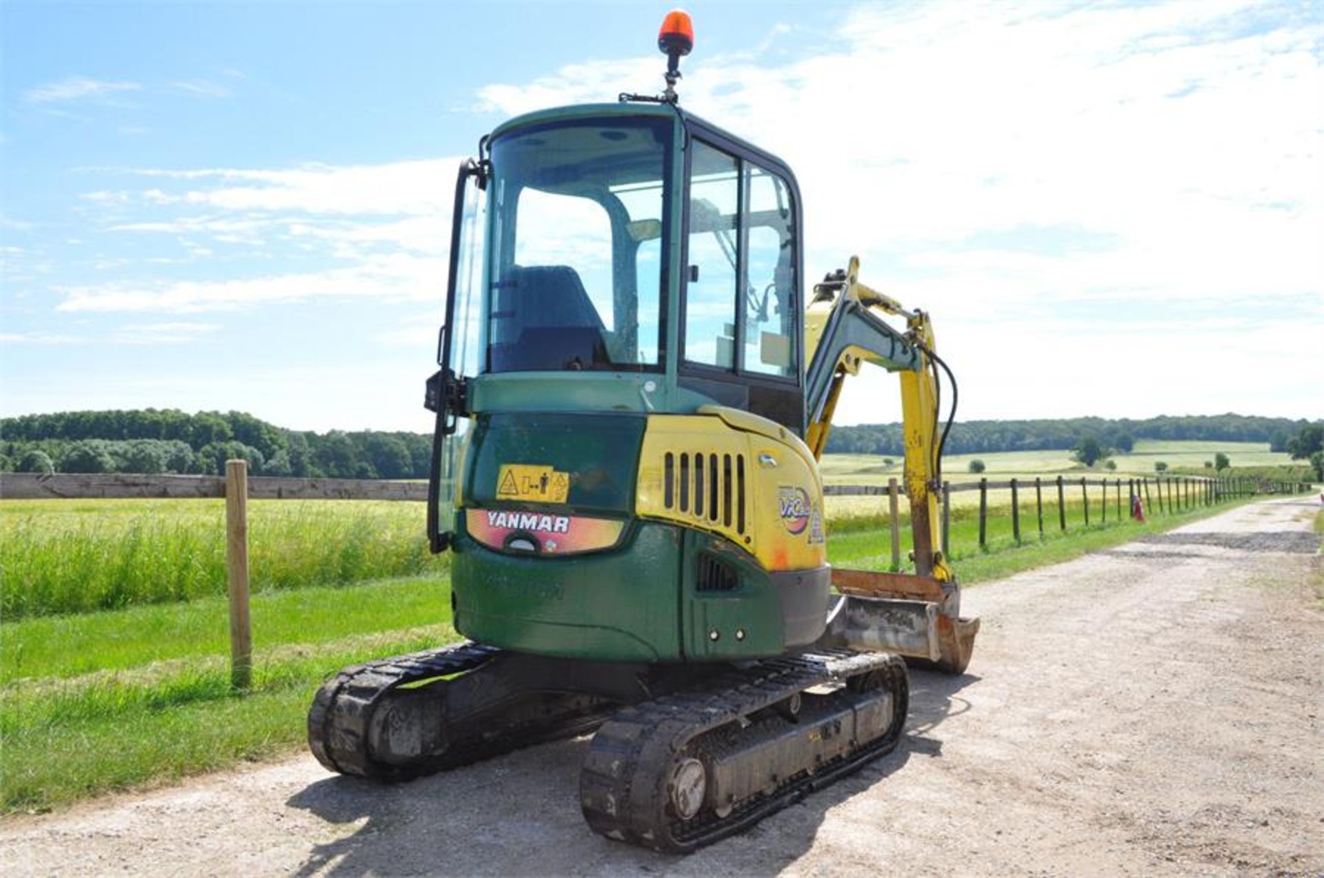 YANMAR VIO30-3 3.2t Full Cab y2009 - Image 3 of 11