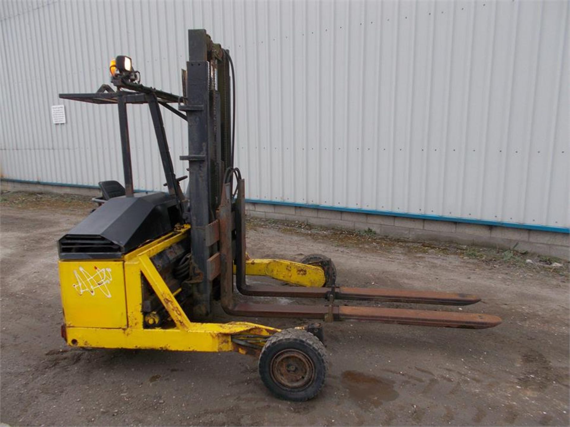 Kooi aap 2028 truck mounted forklift 2 t lift weighs 1710 kg - Image 9 of 11