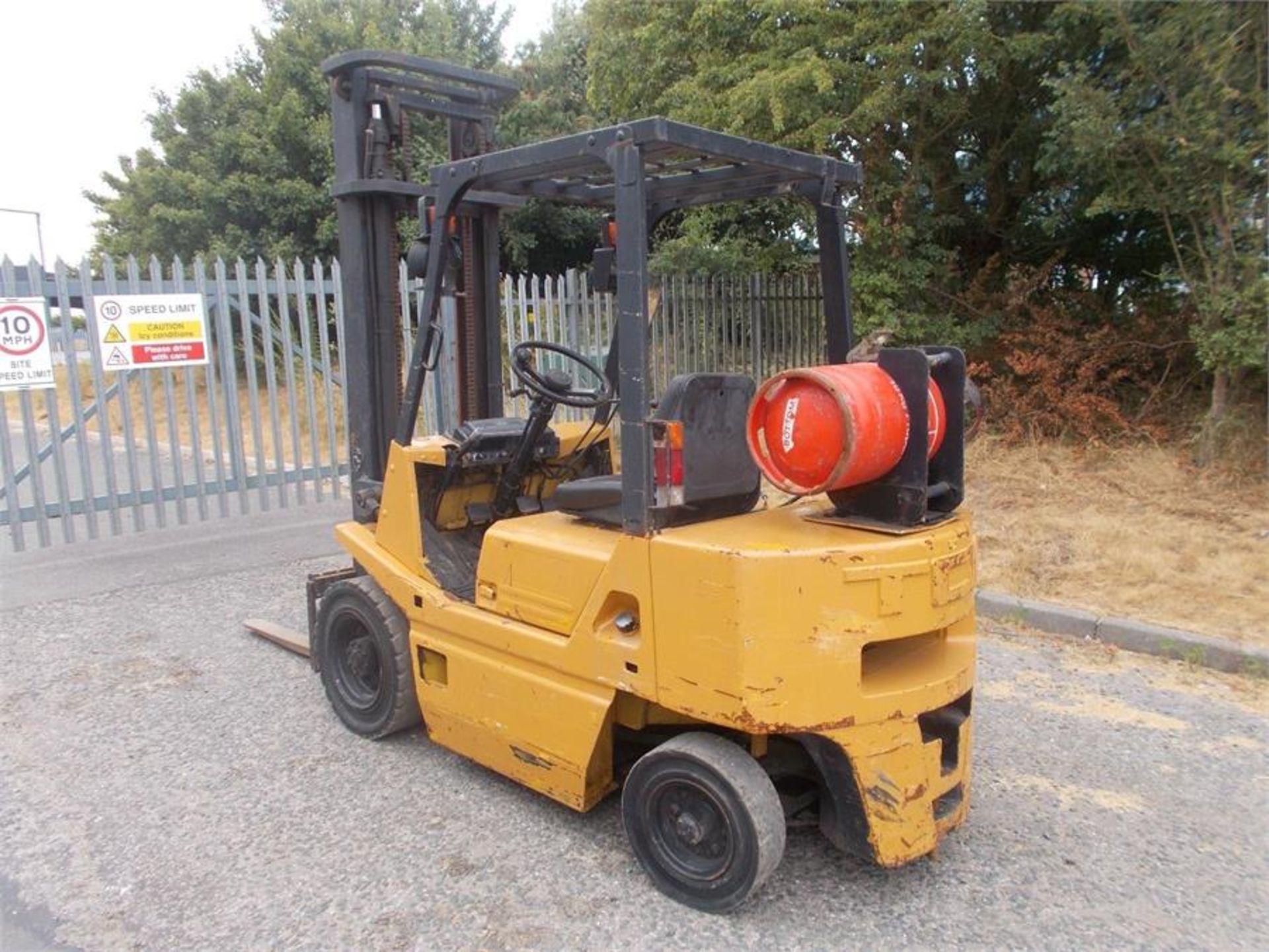 CM FG25 fork lift 2.5 ton Delivery arranged 3.75 metres lift height - Image 3 of 9