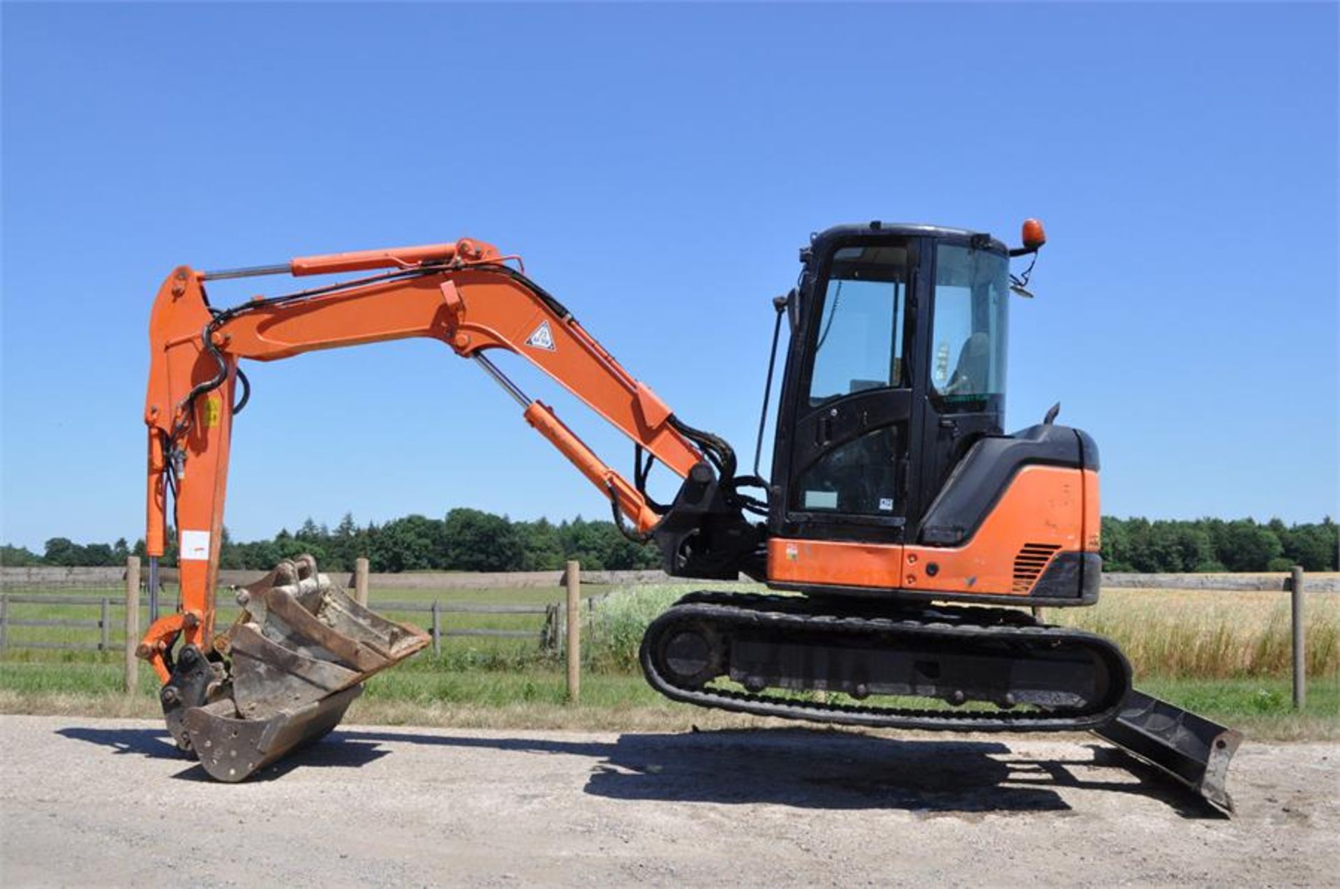 Hitachi Mini Midi Excavator Digger - Image 8 of 12