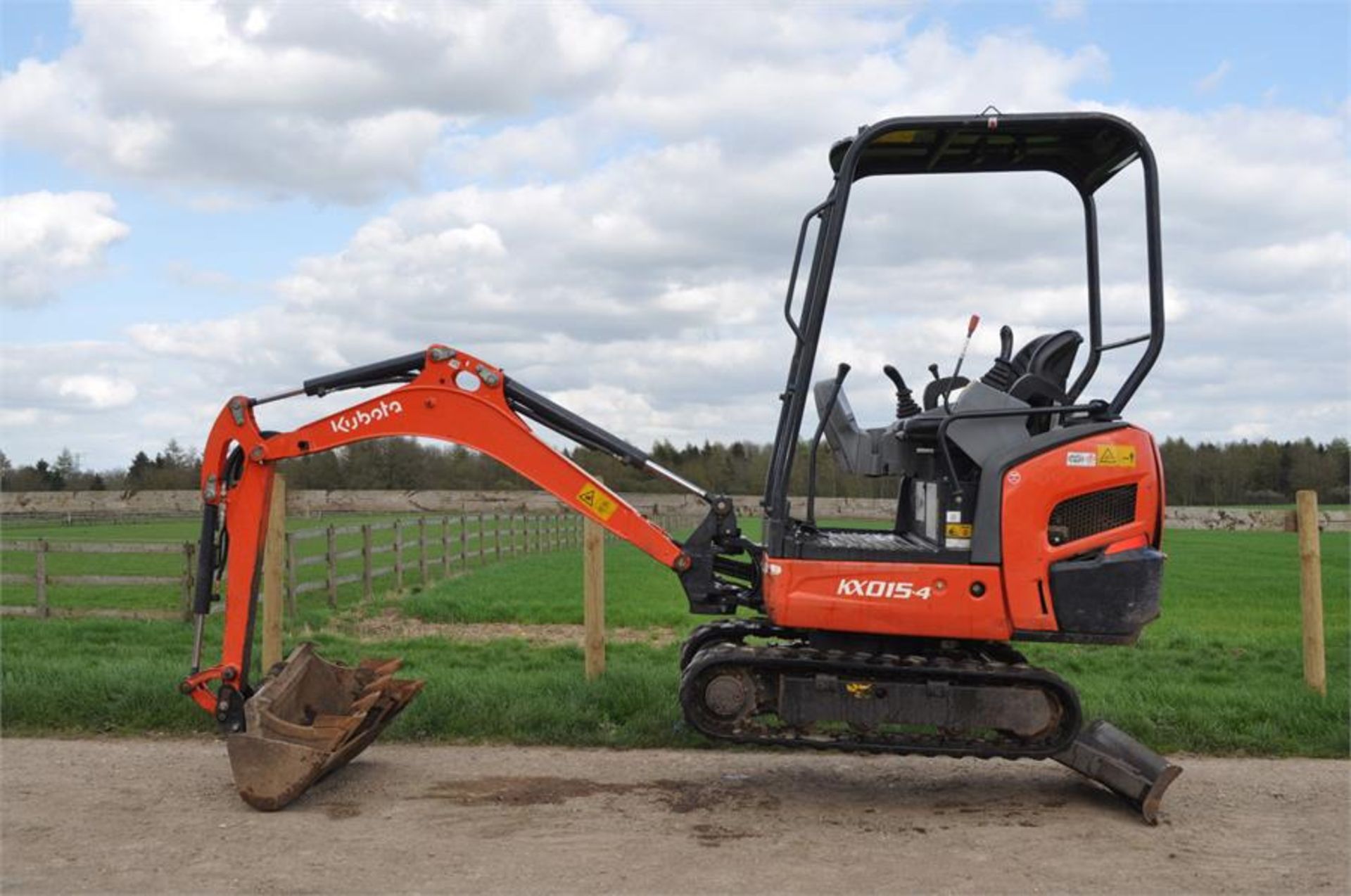 KUBOTA KX015-4 1899hours Mini Excavator / Digger +Q/H +3 BUCKETS y2013 - Image 10 of 11