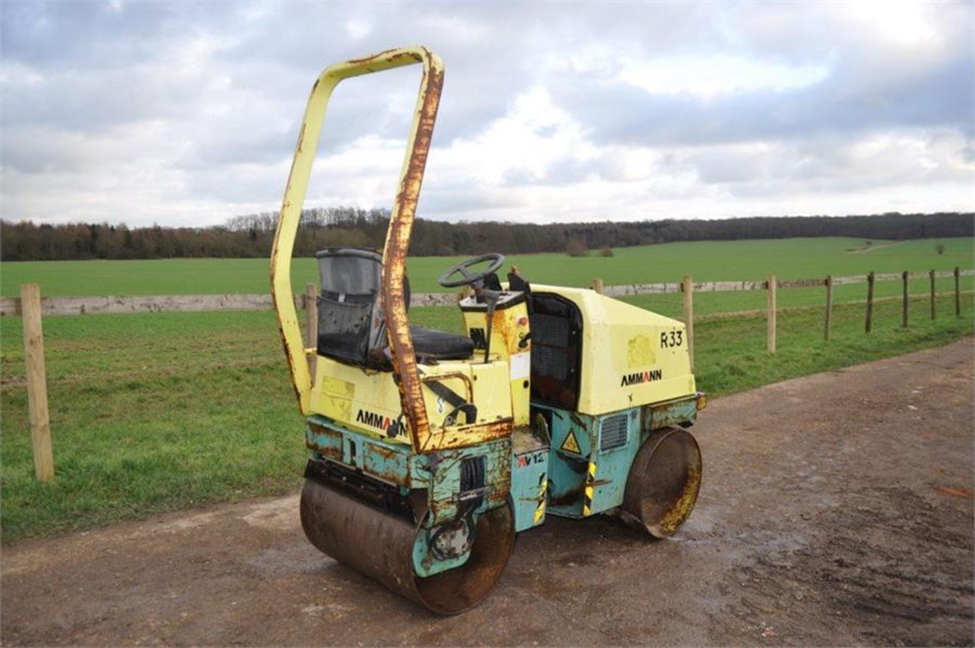 AMMANN AV12 1480hours DOUBLE DRUM VIBRATING ROLLER - Image 2 of 8