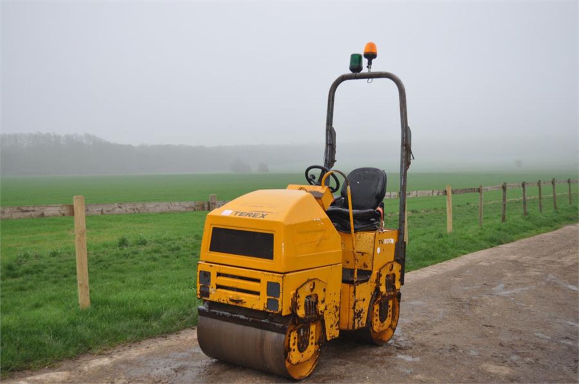 TEREX DOUBLE DRUM VIBRATING ROLLER (Kubota Engine) - Image 8 of 9