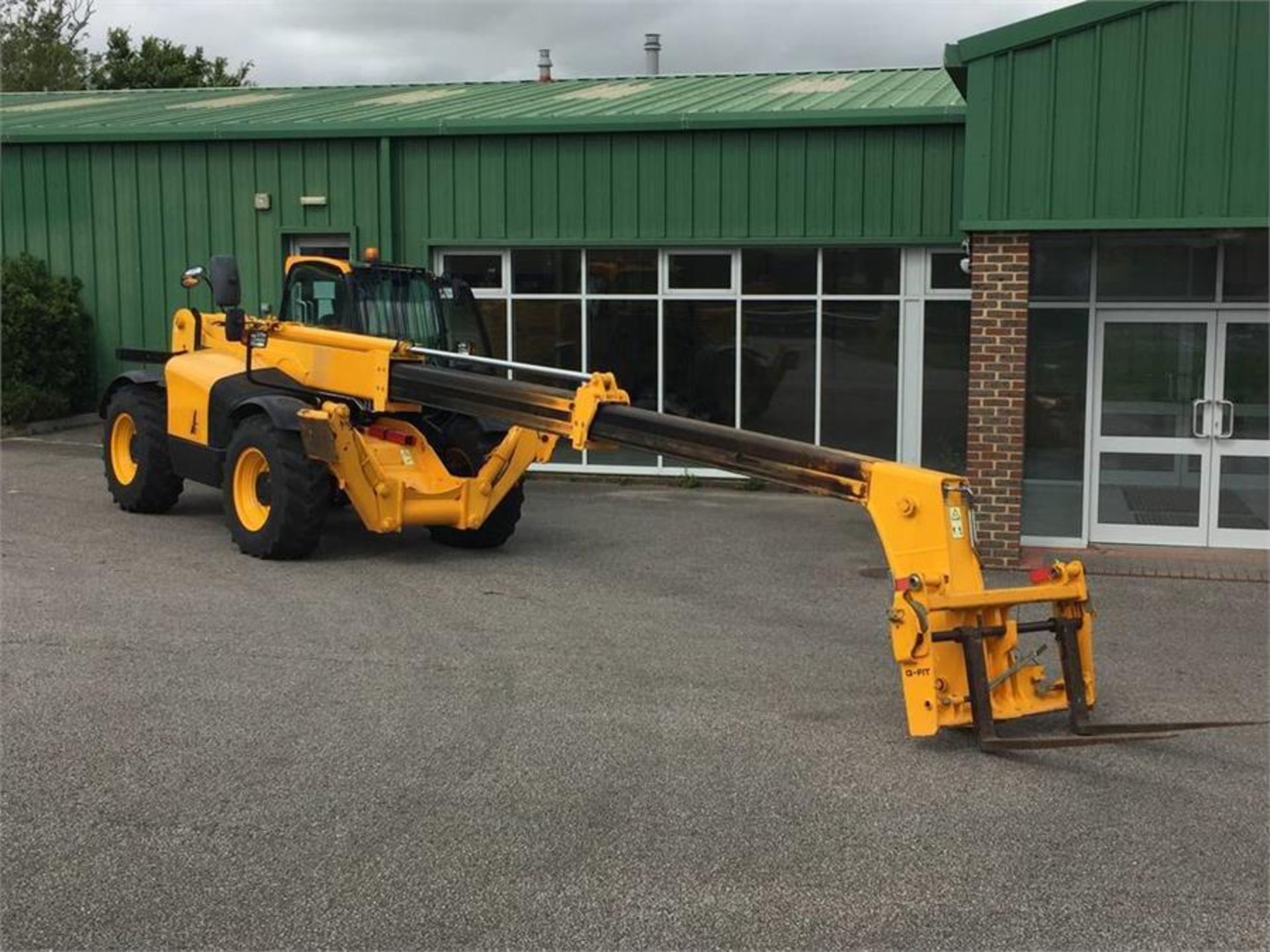 Used JCB 533-105 Telescopic Forklift - Image 3 of 12