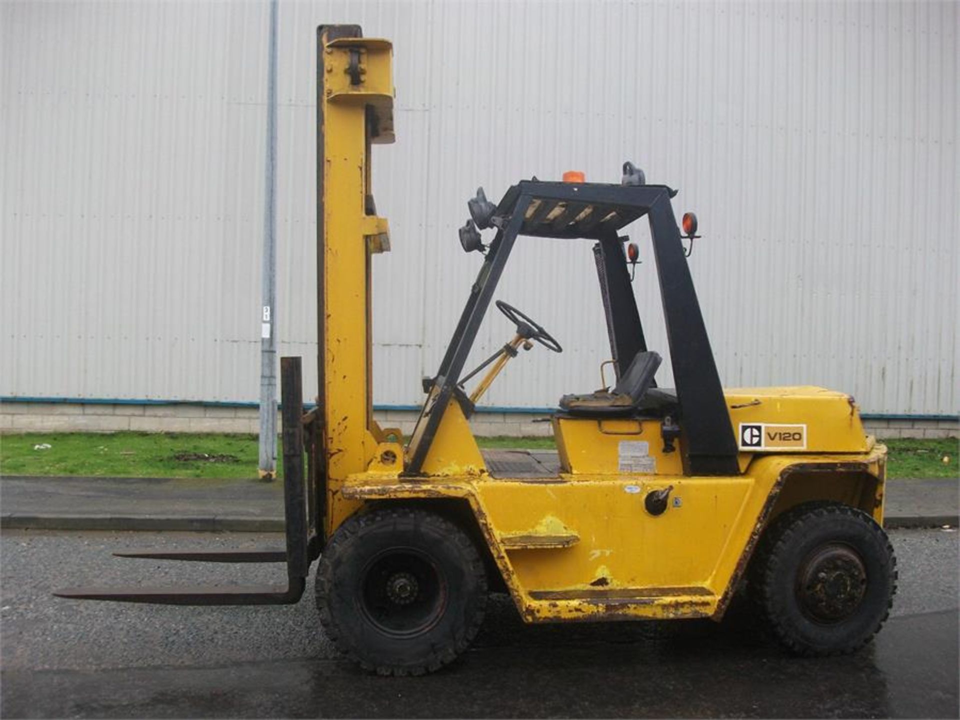 Caterpillar Forklift