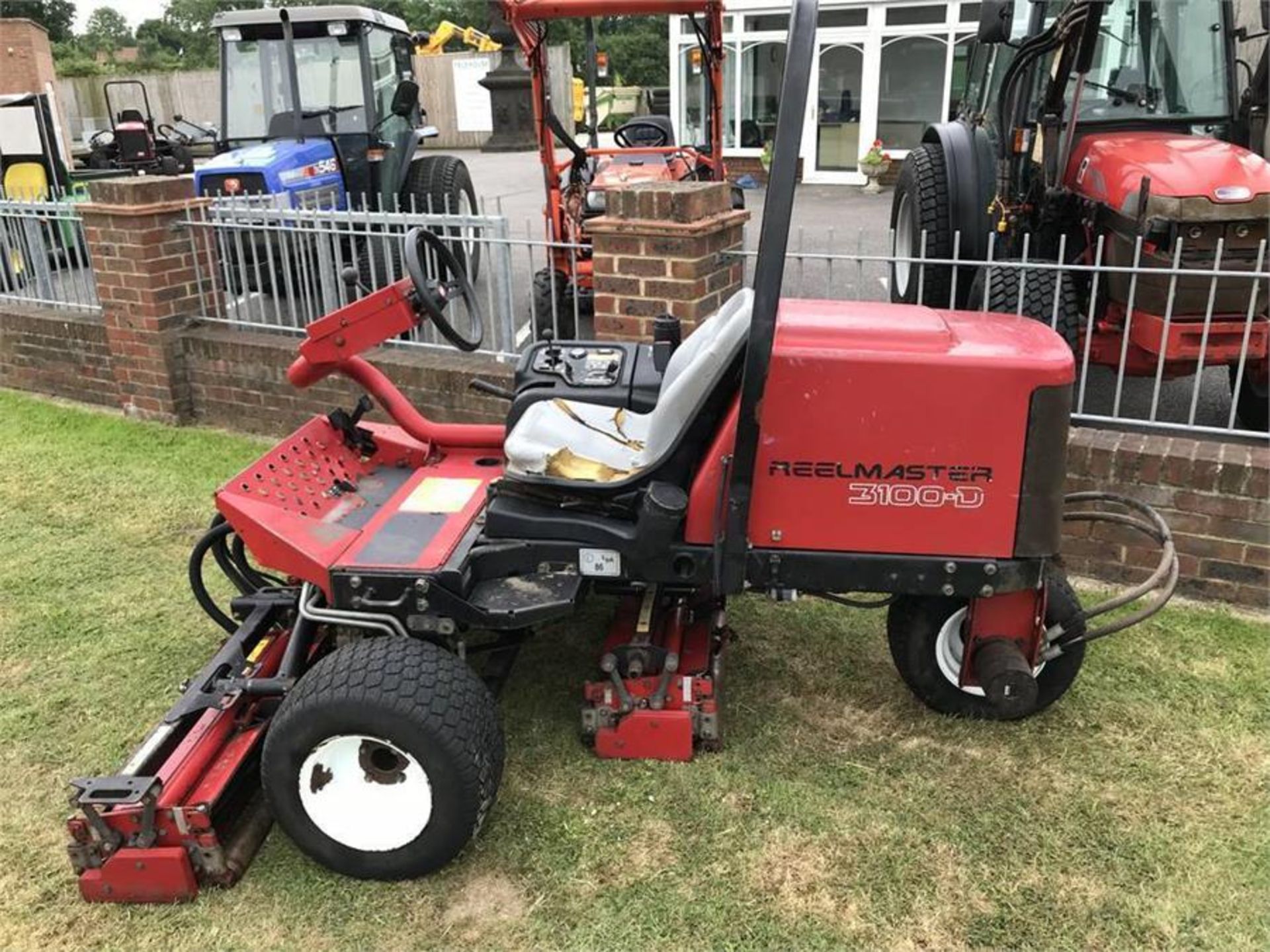 Toro Reelmaster 3100-D Sidewinder triple mower