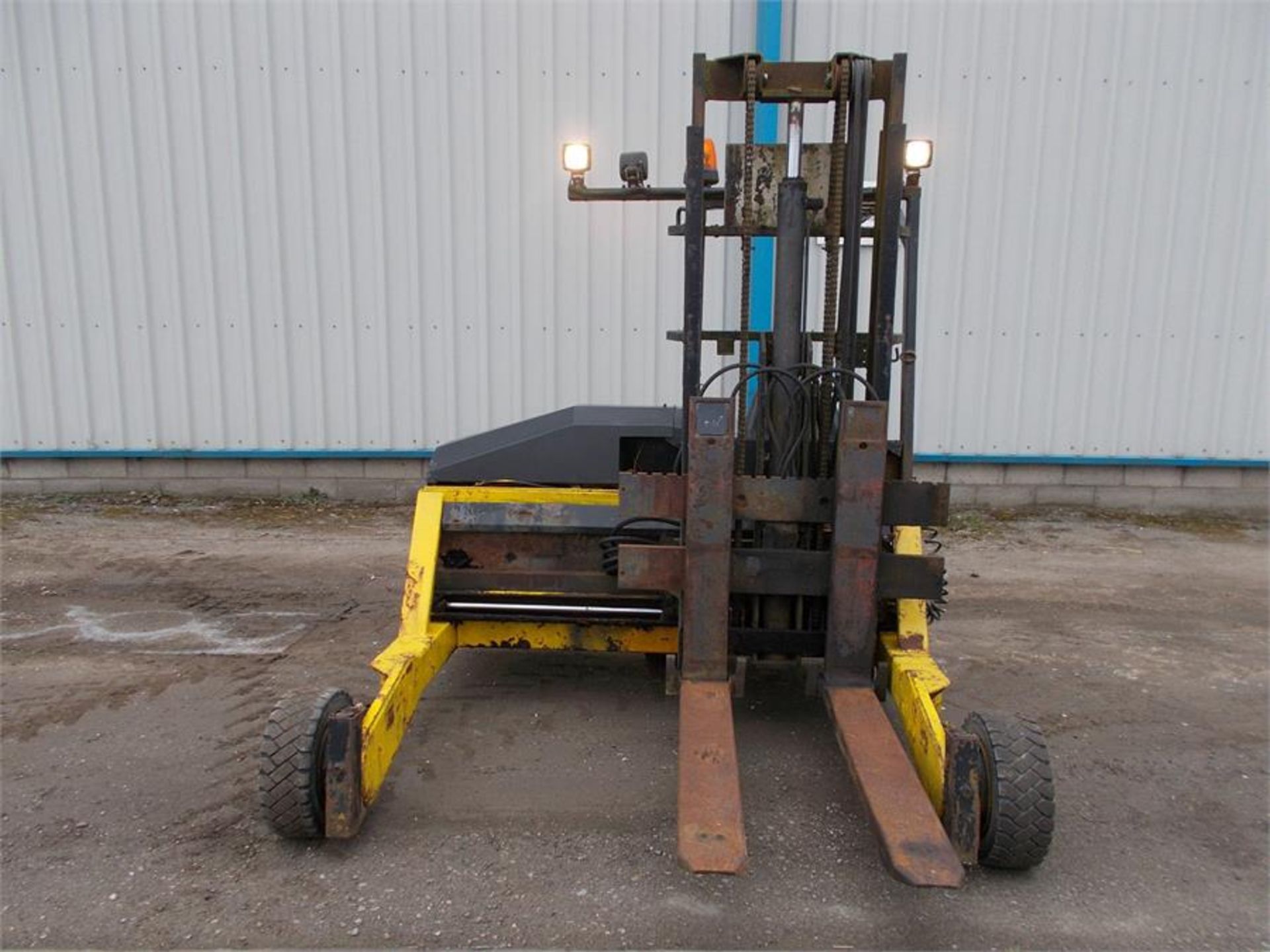 Kooi aap 2028 truck mounted forklift 2 t lift weighs 1710 kg - Image 6 of 11