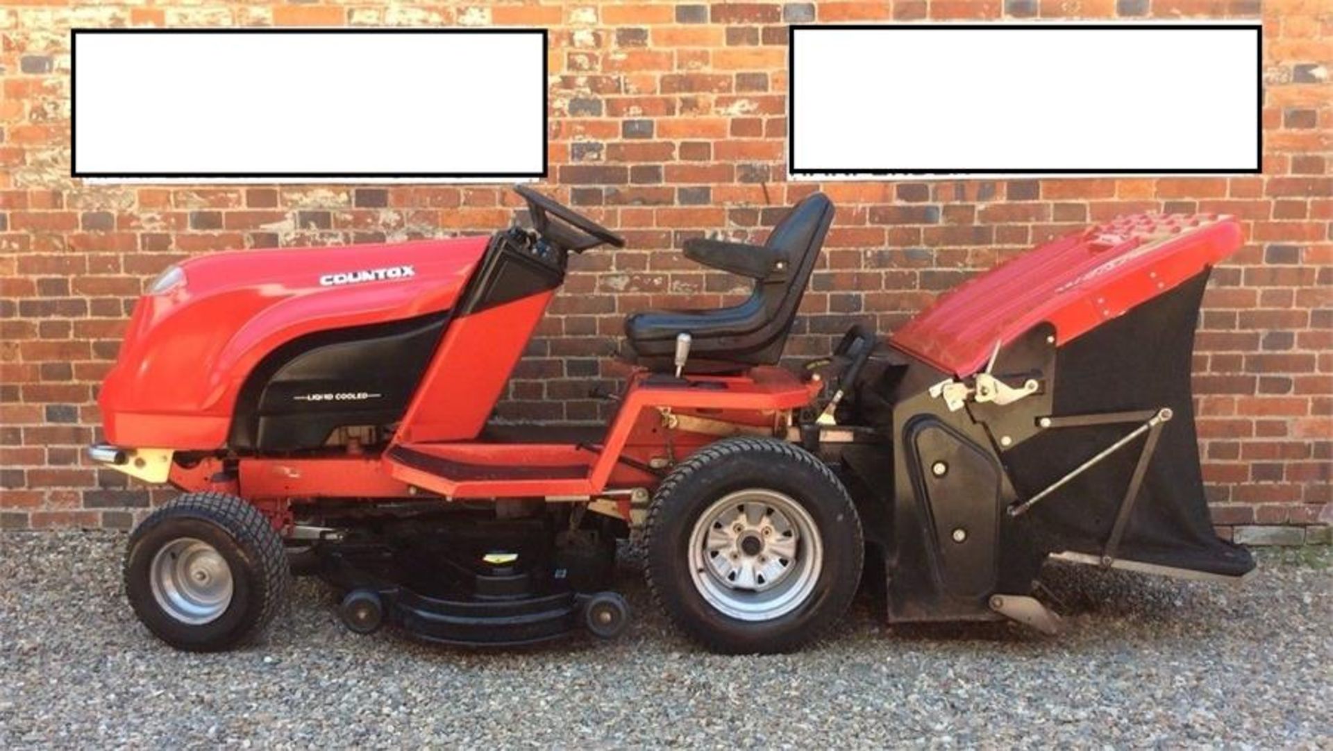 Countax K18-50 Ride On Mower sit on lawn - Image 2 of 11