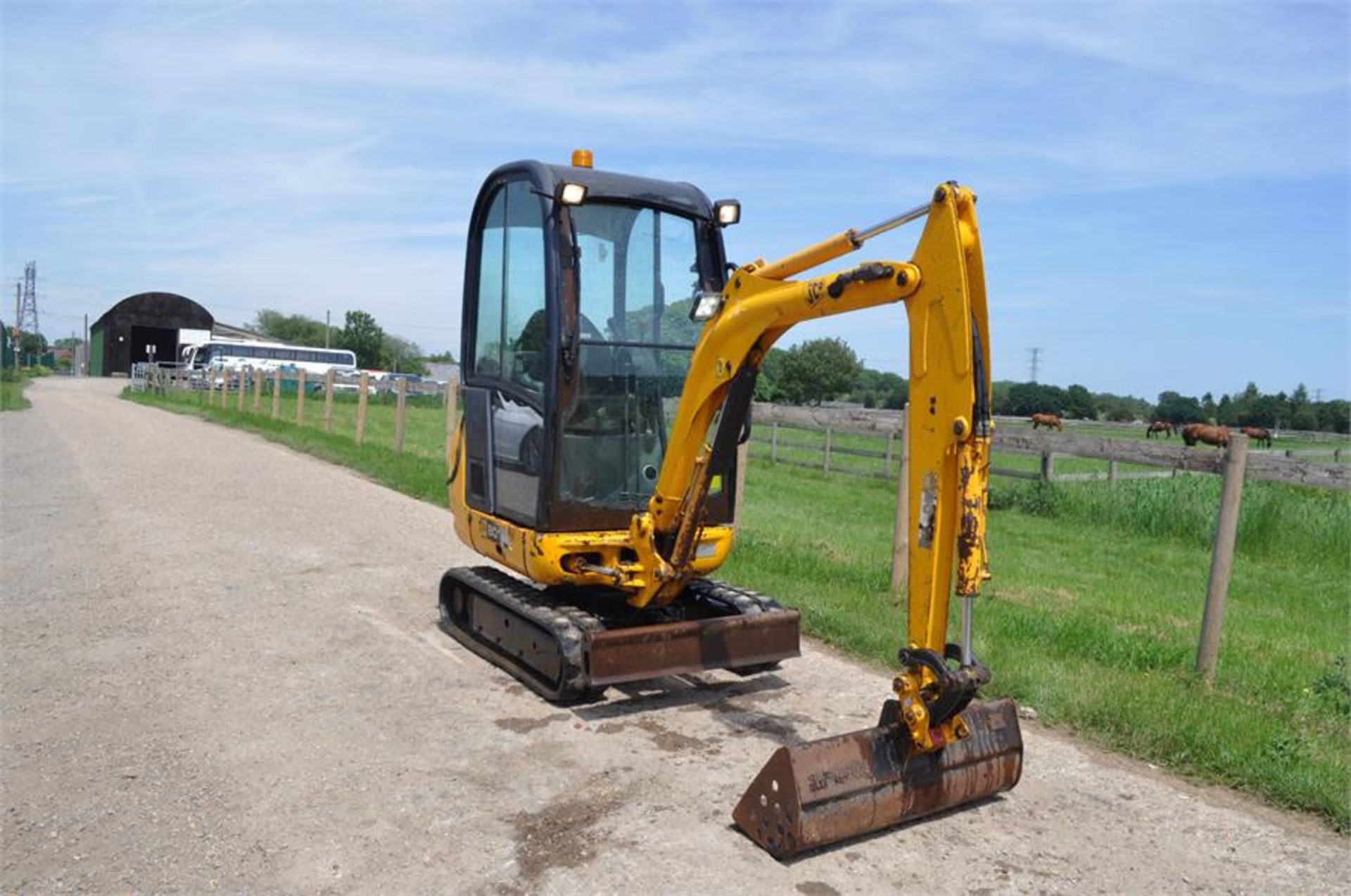 JCB 8018 CTS year 2008 FULL CAB - Image 2 of 11