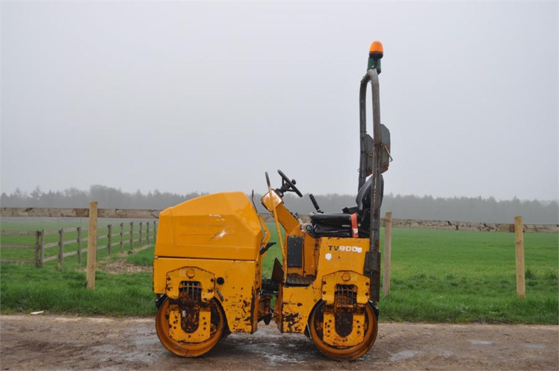 TEREX DOUBLE DRUM VIBRATING ROLLER (Kubota Engine) - Image 7 of 9