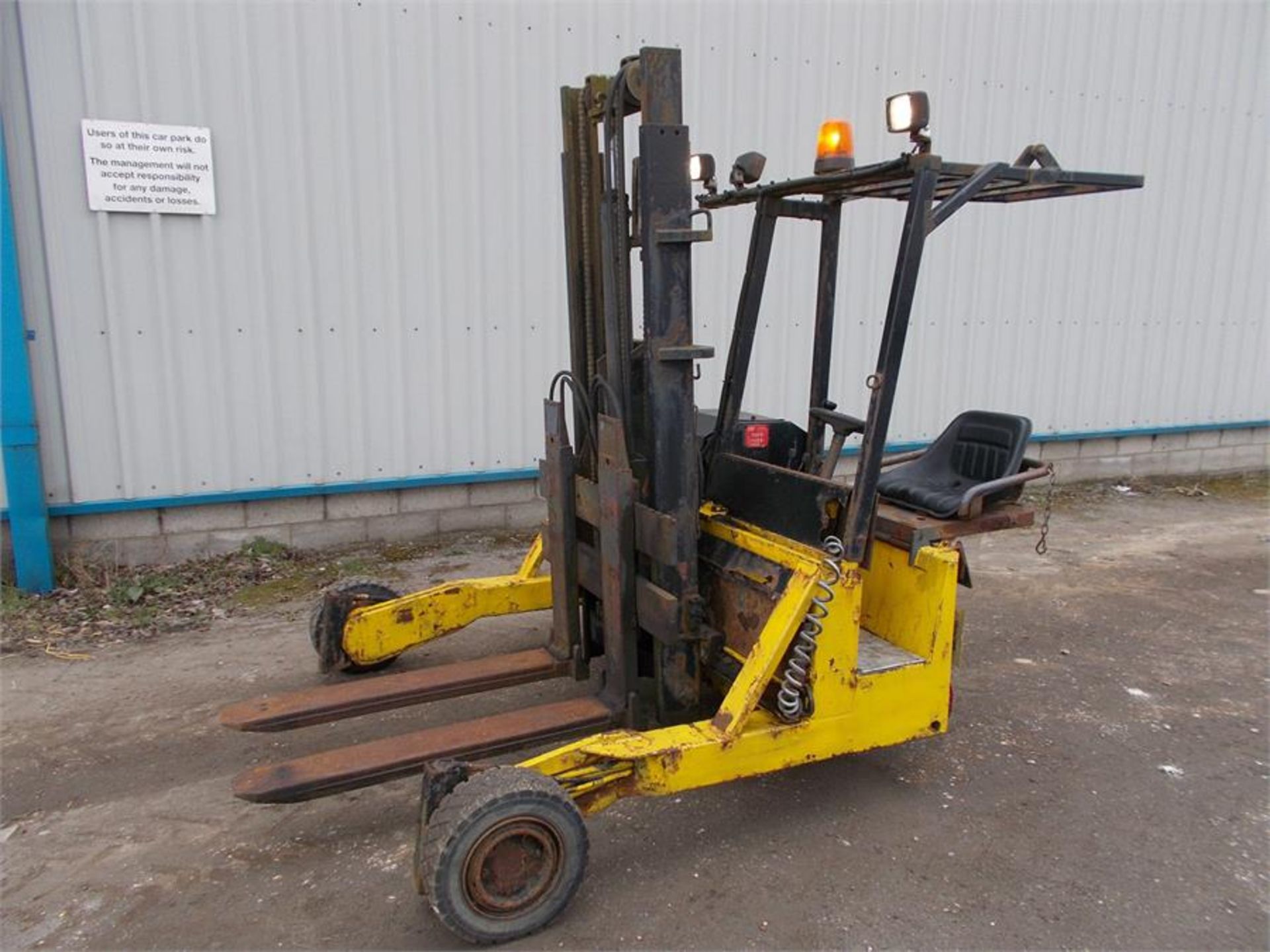 Kooi aap 2028 truck mounted forklift 2 t lift weighs 1710 kg - Image 3 of 11