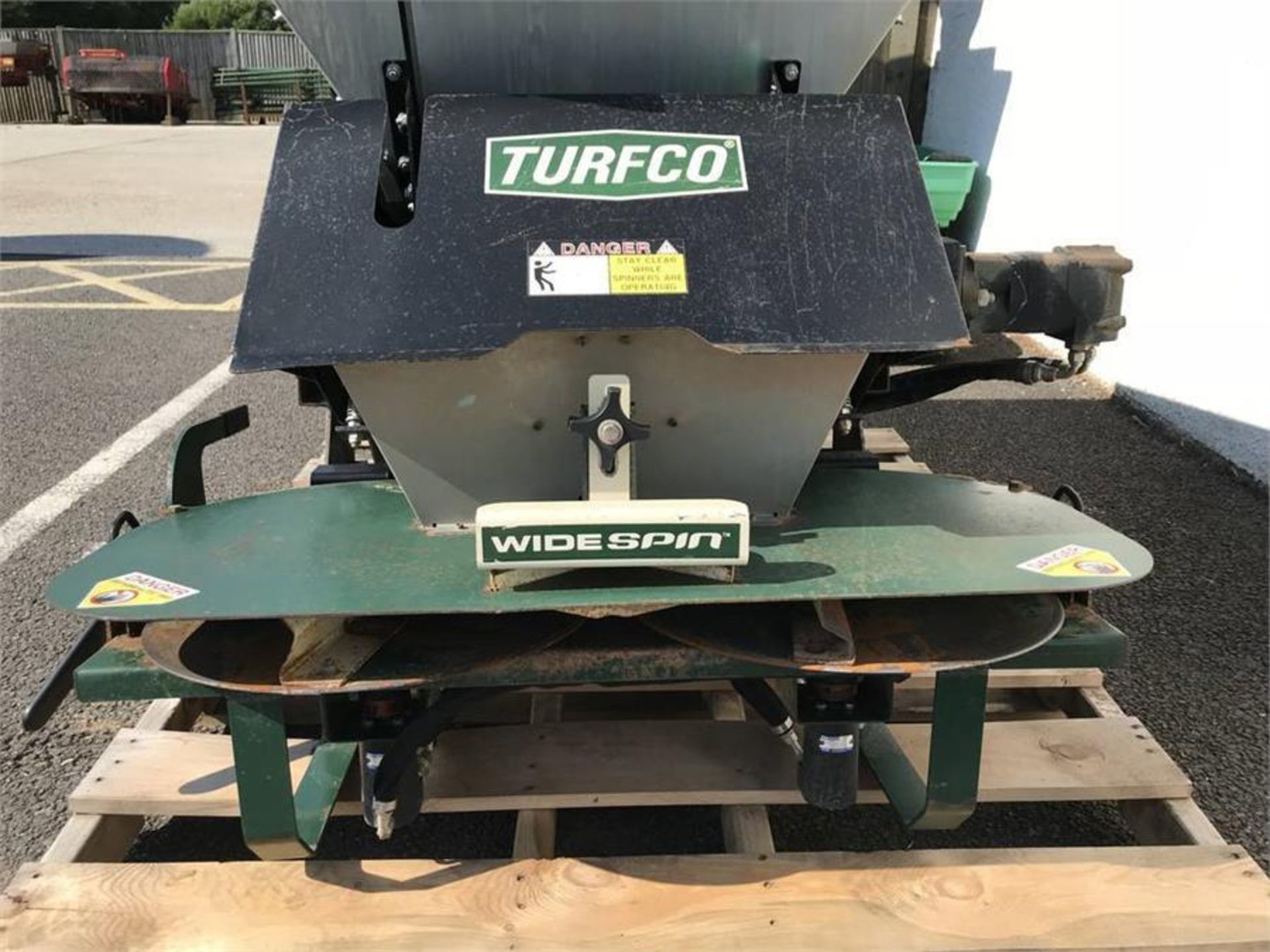 Turfco SP1530 truck mounted spinning disc topdresser - Image 6 of 6