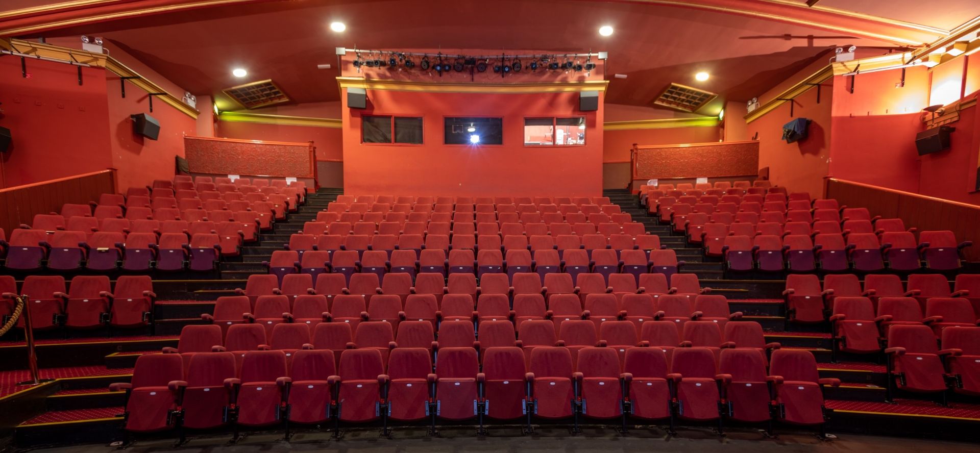 Original Auditorium Tilted Theatre Seating 6 rows of 14 seats per row (56 seats in total) - Image 2 of 2