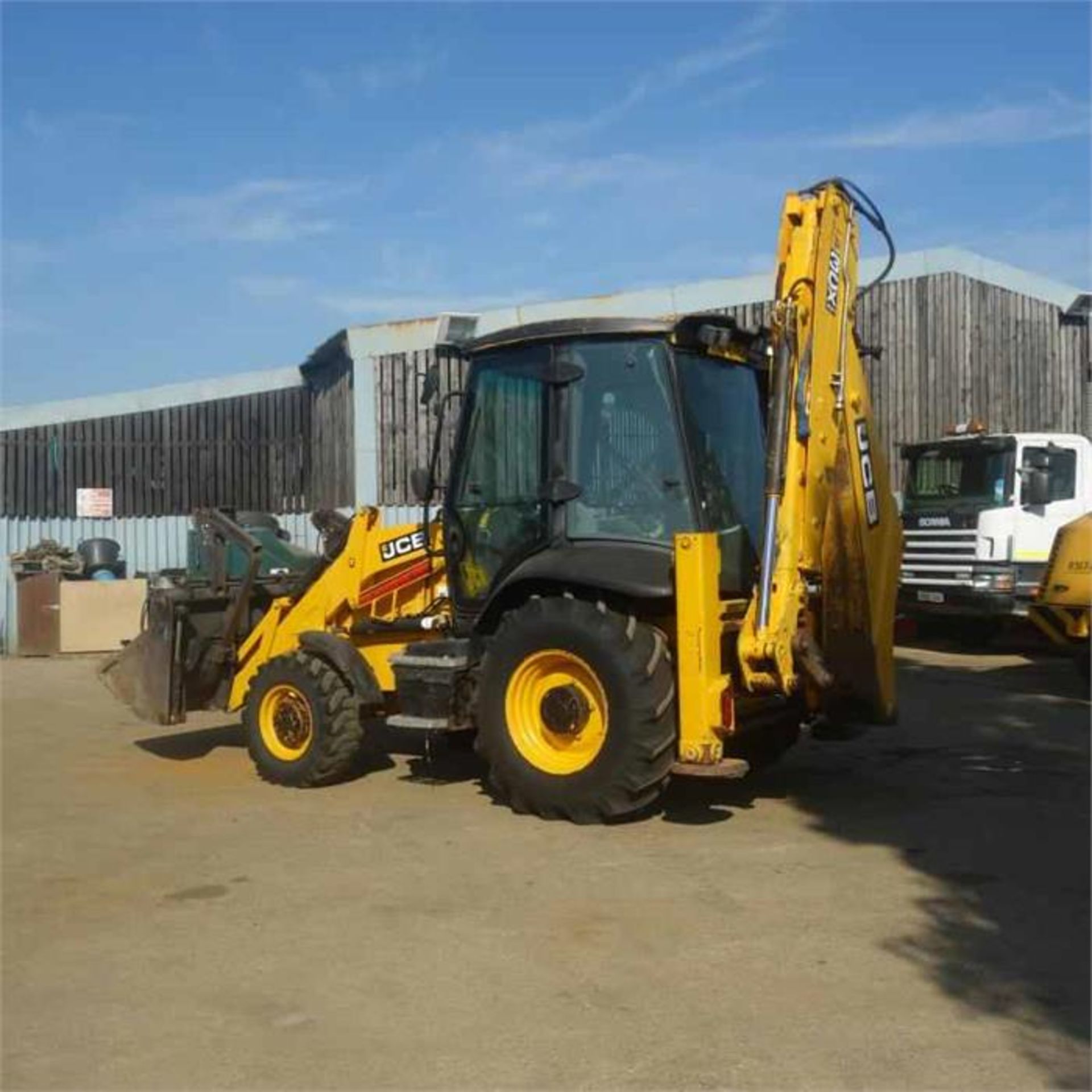 JCB 3CX Backhoe Loader (2004) - Image 5 of 12